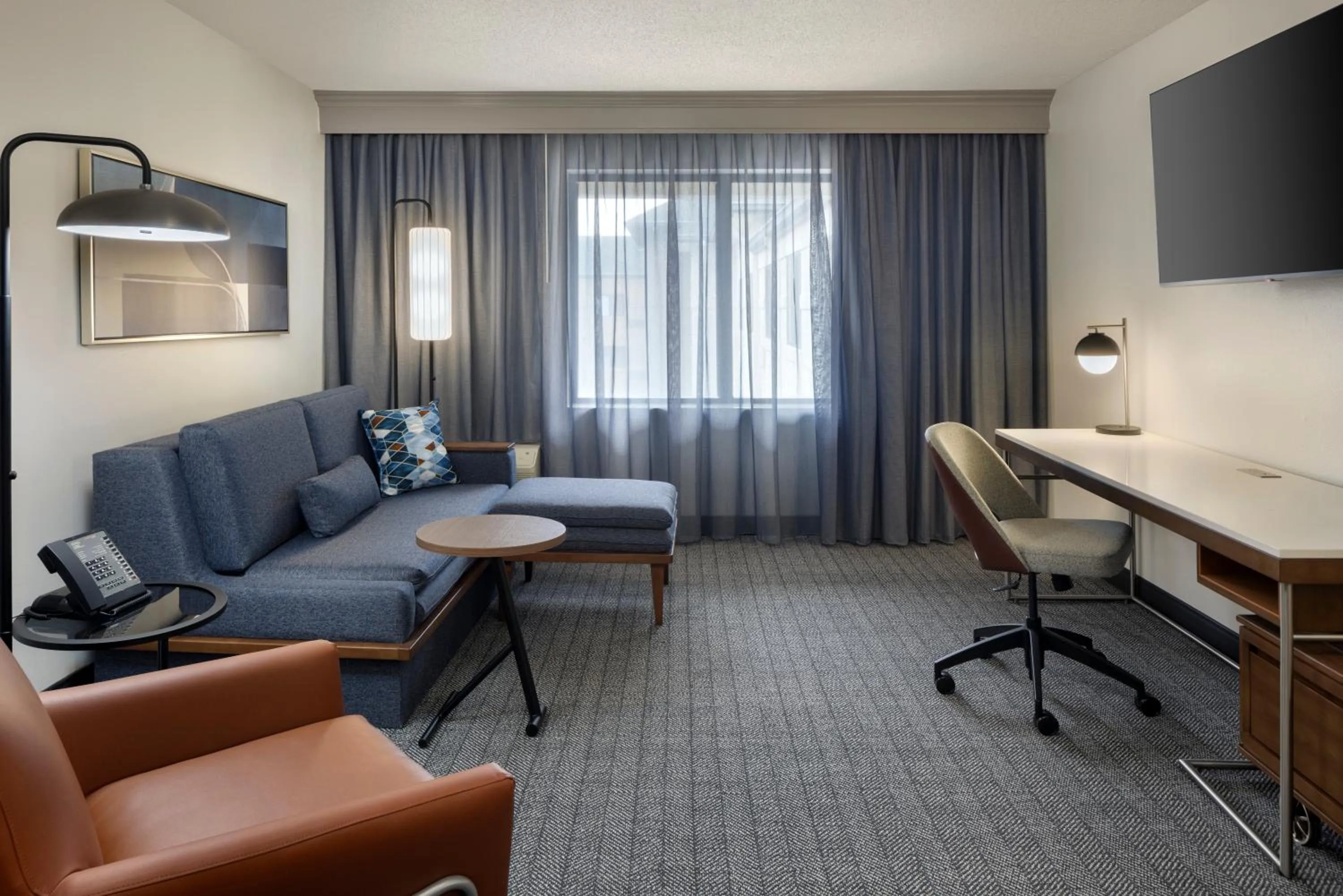 Bedroom in Courtyard by Marriott Springfield Airport