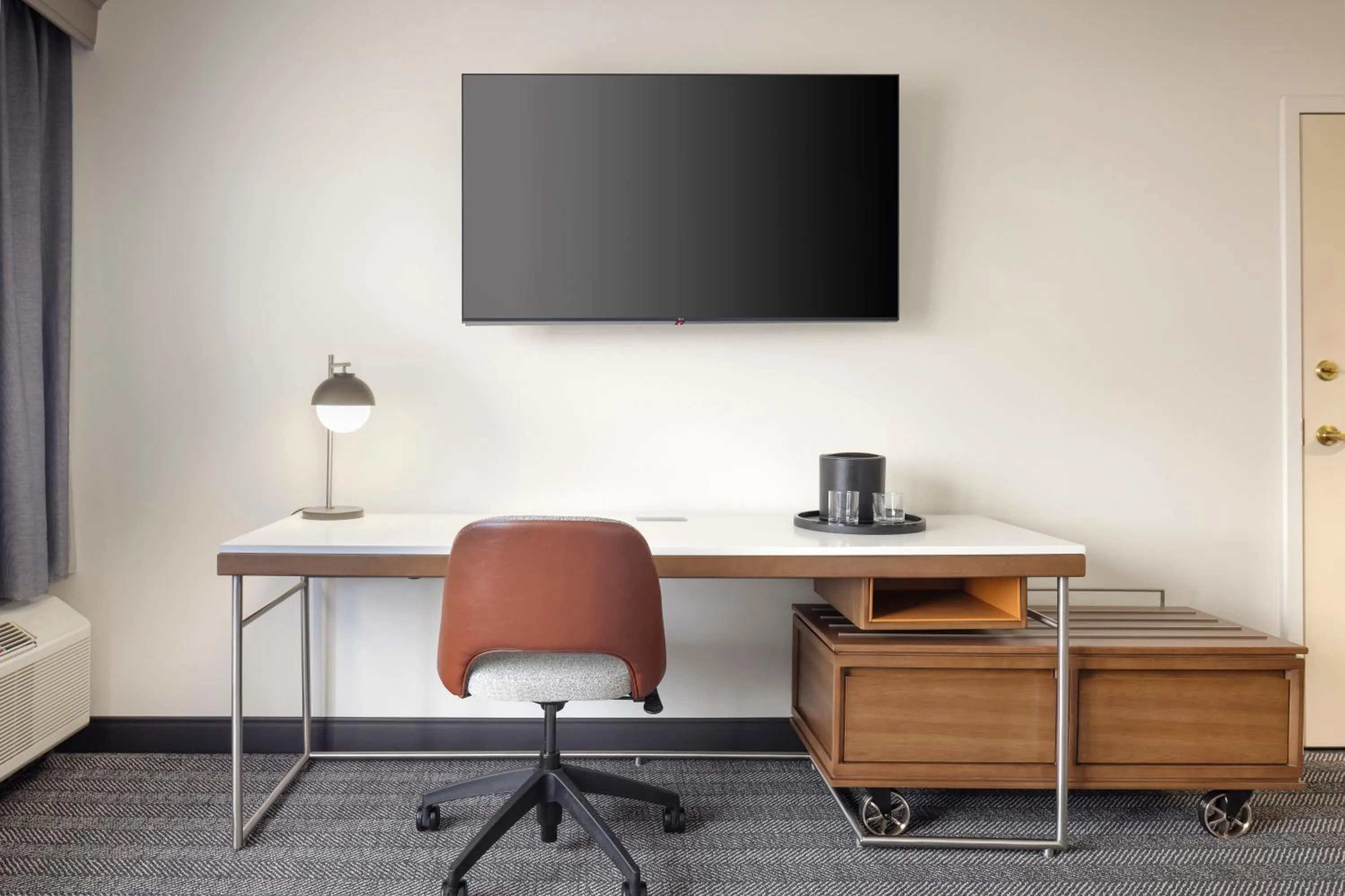 Bedroom in Courtyard by Marriott Springfield Airport