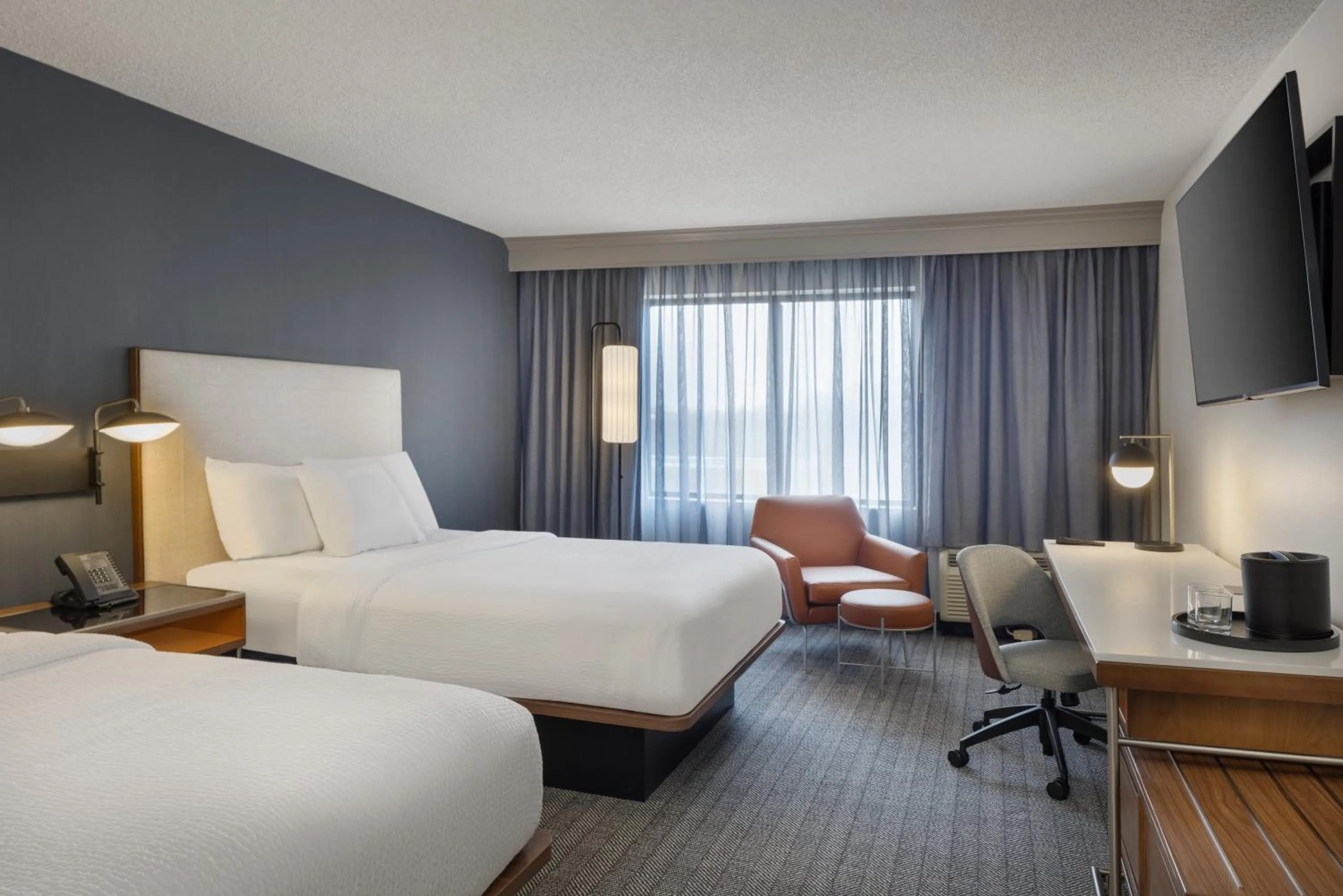 Bed in Courtyard by Marriott Springfield Airport