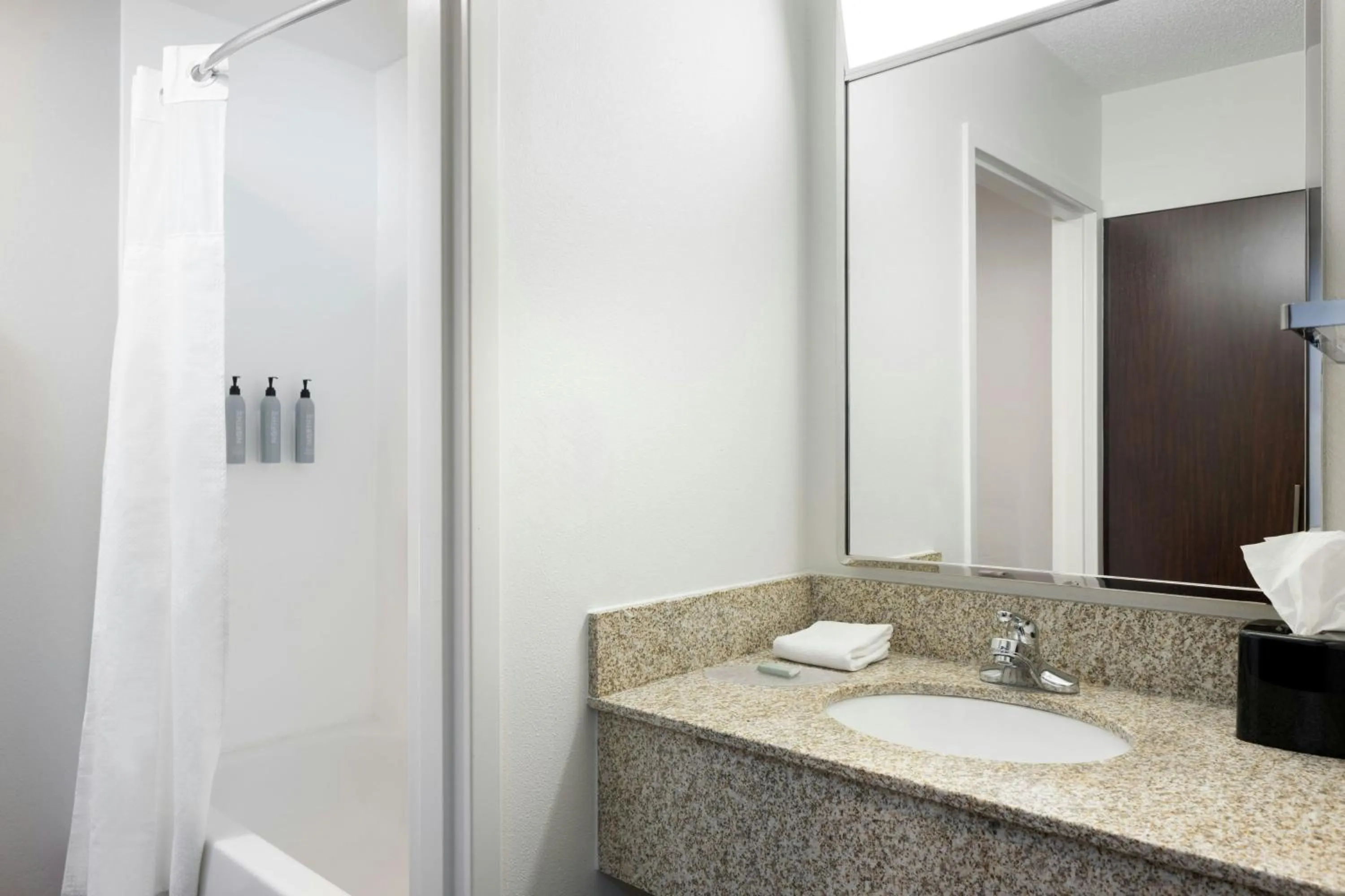 Bathroom in Courtyard by Marriott Springfield Airport