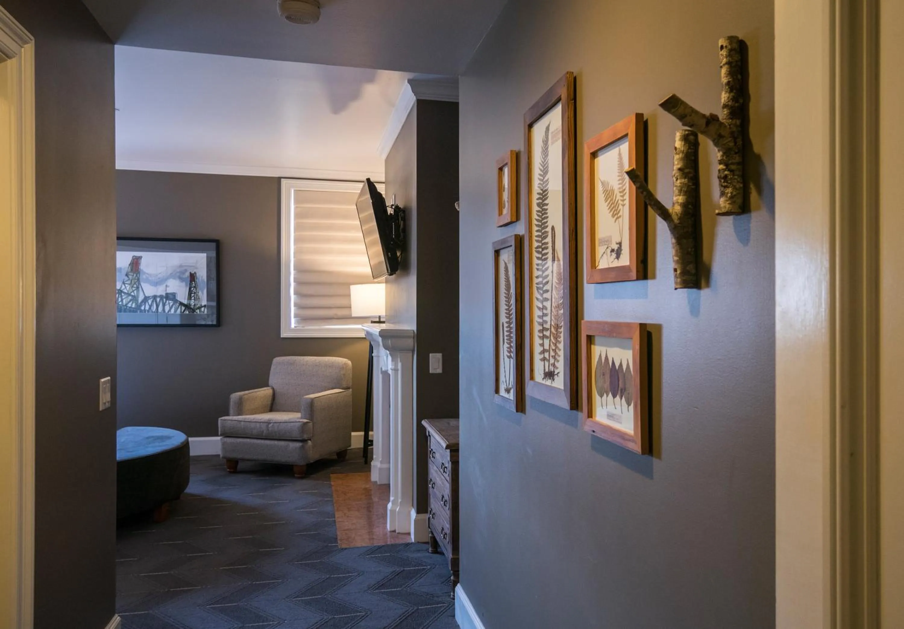 Living room in Sentinel Hotel