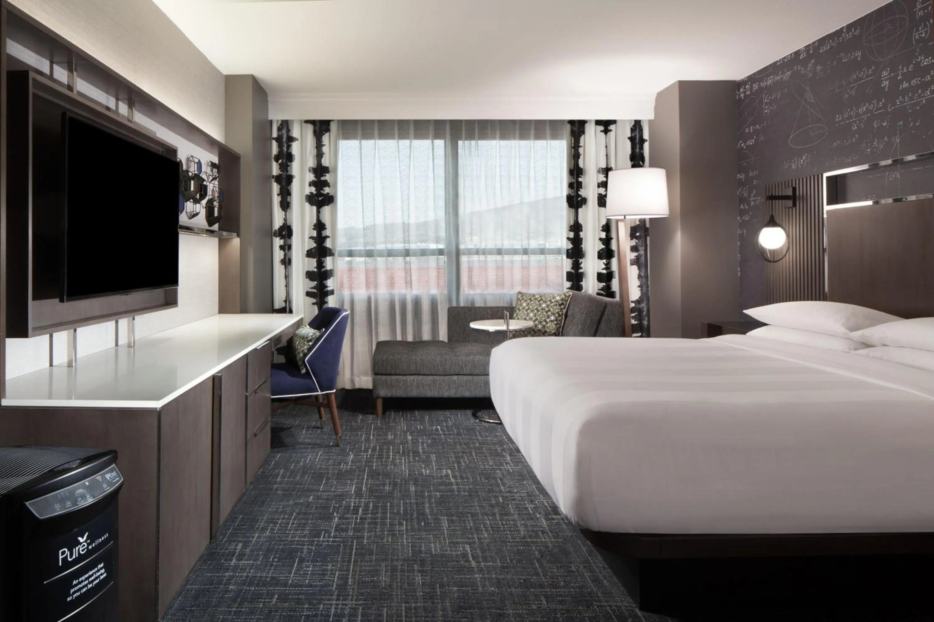 Photo of the whole room, Bed in Fremont Marriott Silicon Valley