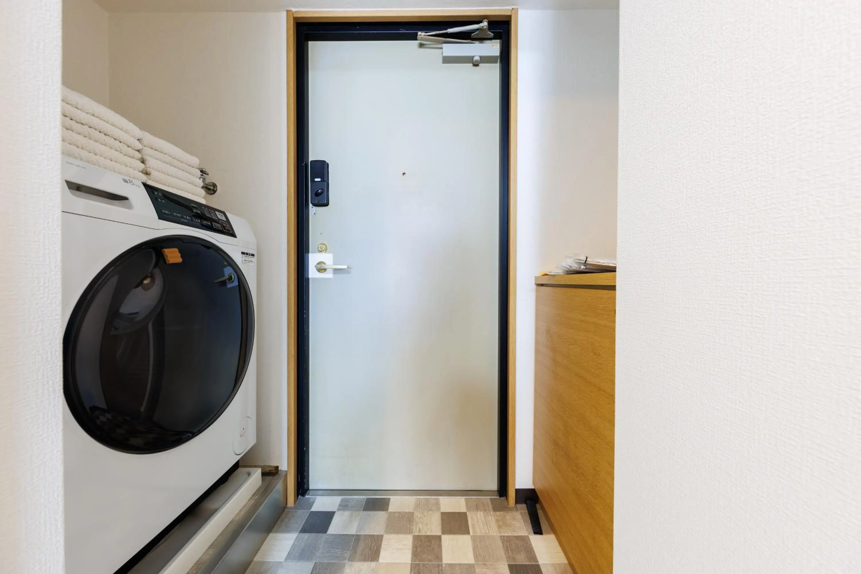 Grande Famille Shimanouchi Dotonbori Condo