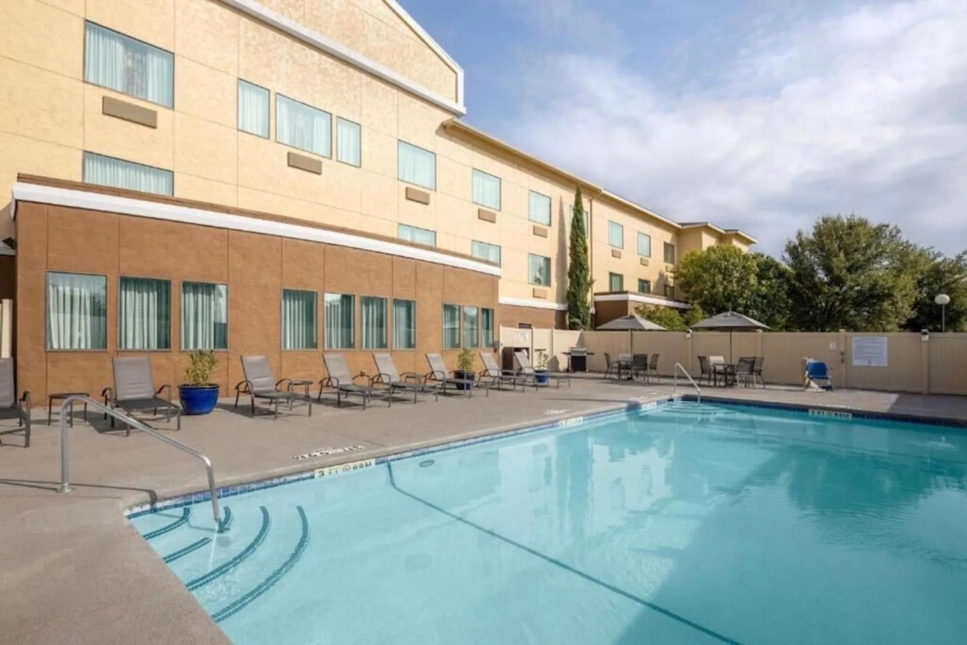 Swimming pool in Fairfield Inn & Suites San Angelo