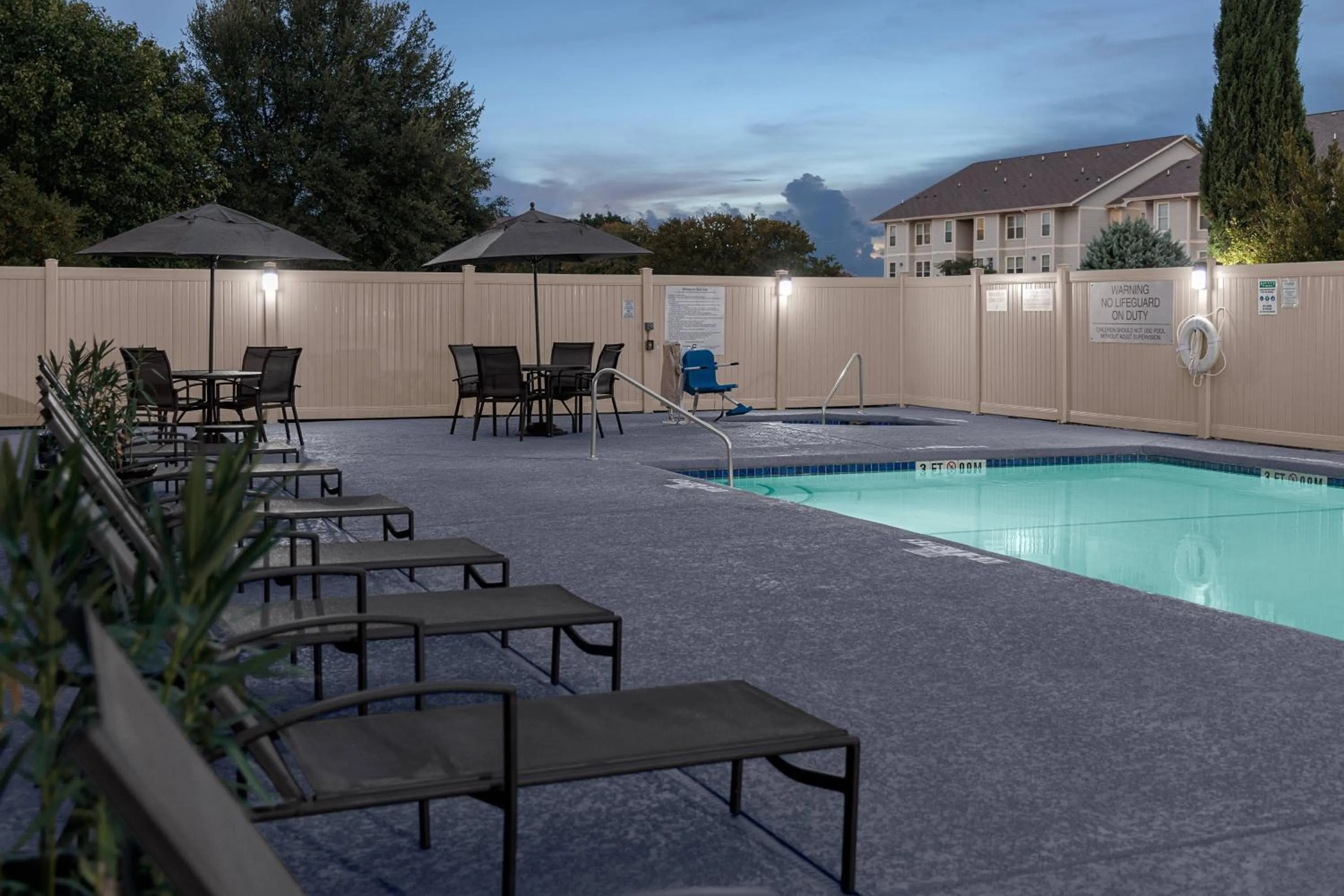 Swimming pool in Fairfield Inn & Suites San Angelo