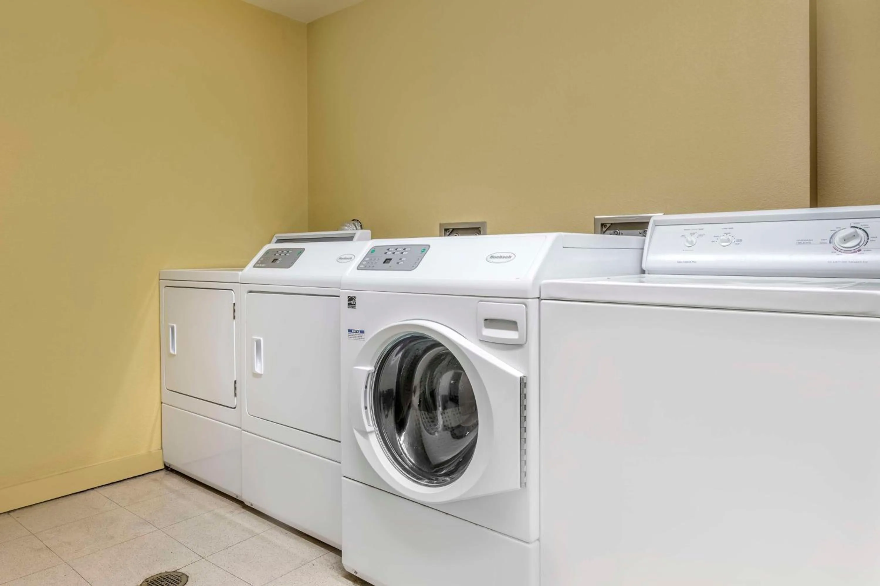 Property building in Hilton Vacation Club Lake Tahoe Resort South