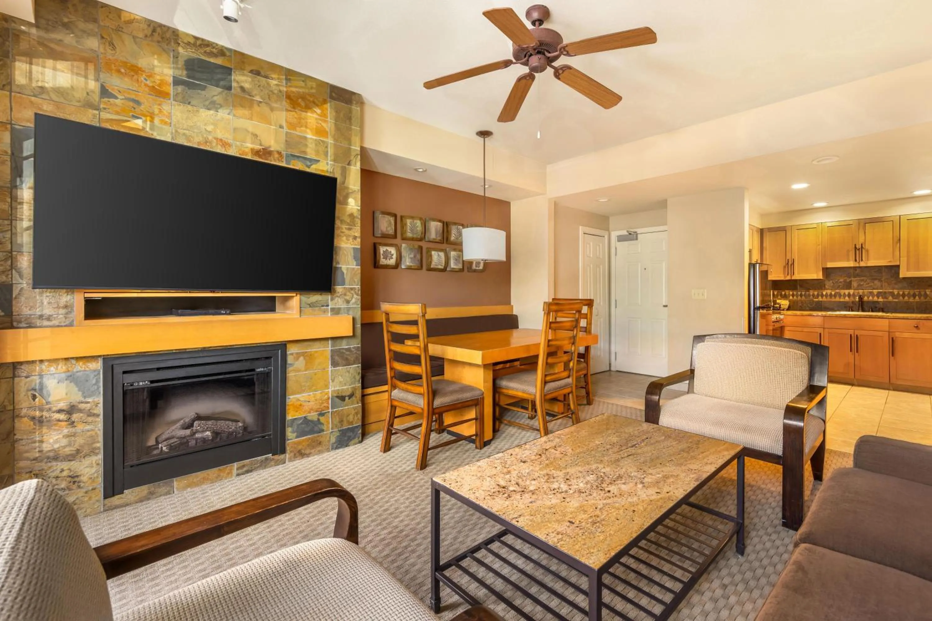 Kitchen or kitchenette in Hilton Vacation Club Lake Tahoe Resort South