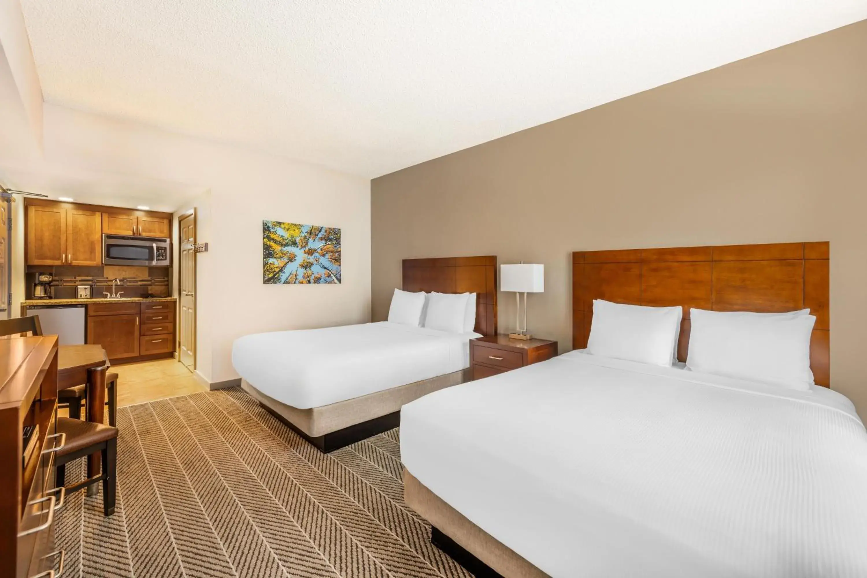 STUDIO 2 QUEENS WITH KITCHENETTE in Hilton Vacation Club Lake Tahoe Resort South STUDIO 2 QUEENS WITH KITCHENETTE in Hilton Vacation Club Lake Tahoe Resort South