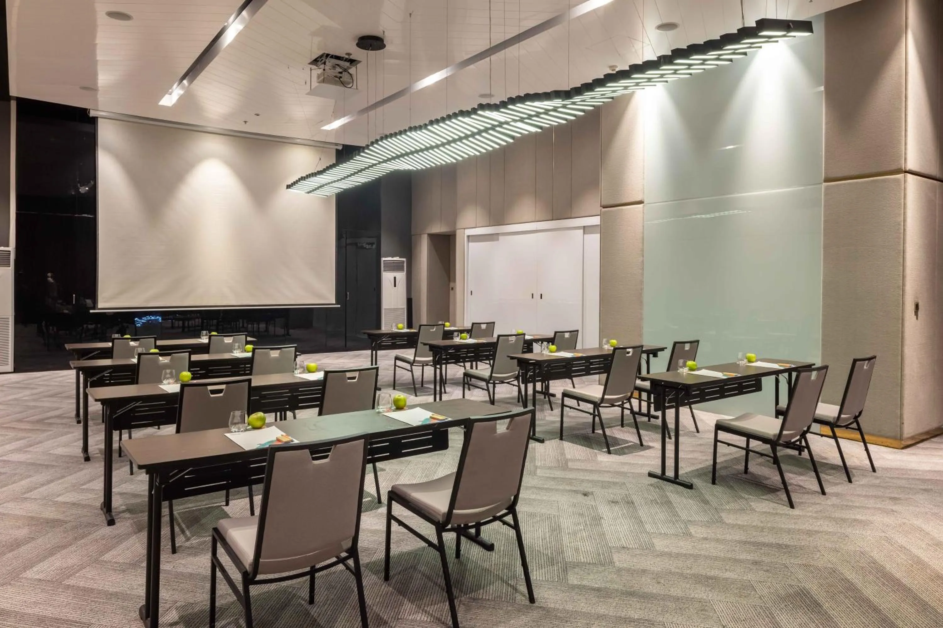 Business facilities in Vinpearl Ha Tinh, Affiliated by Melia