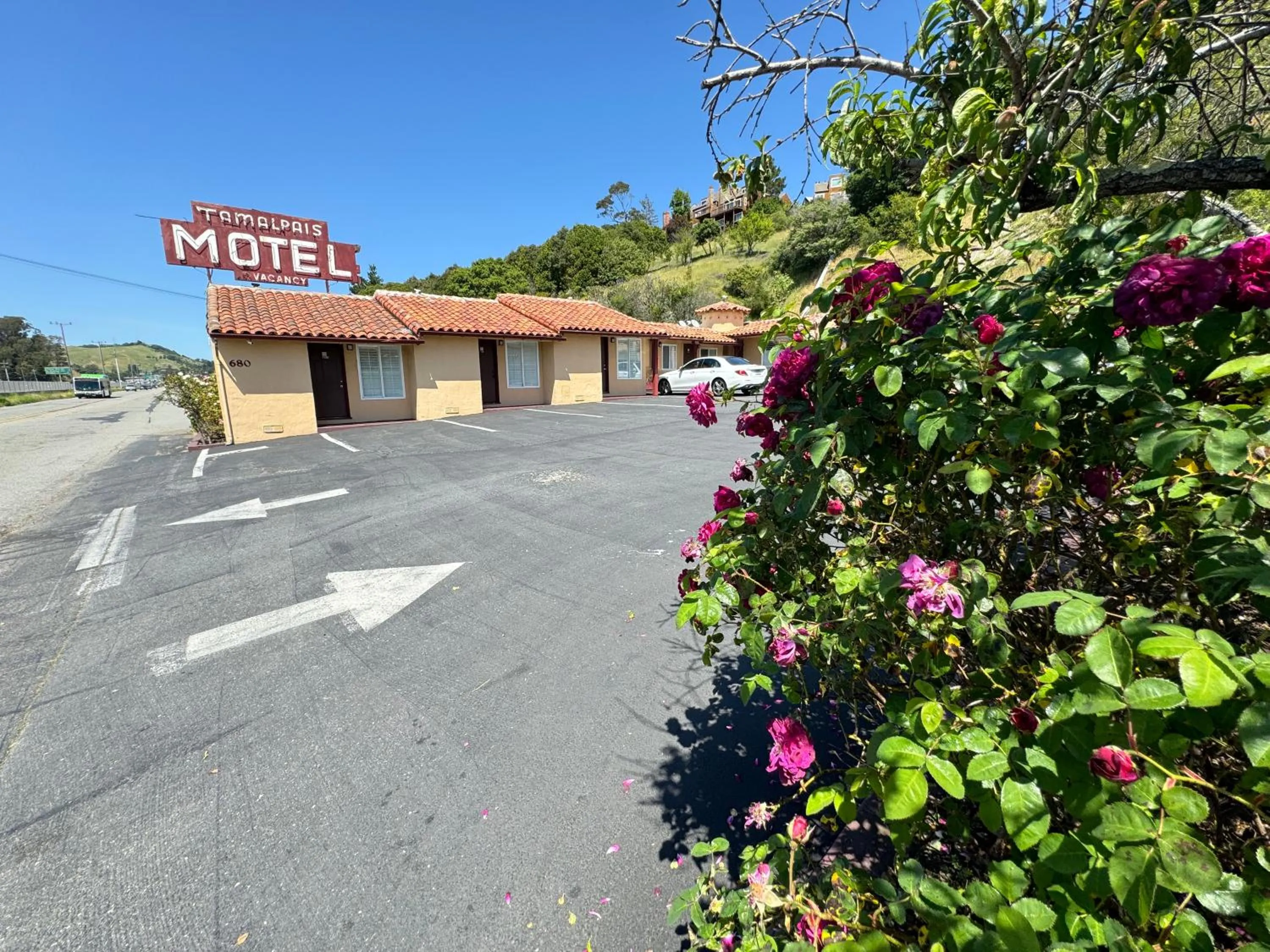 Property building in Tamalpais Motel