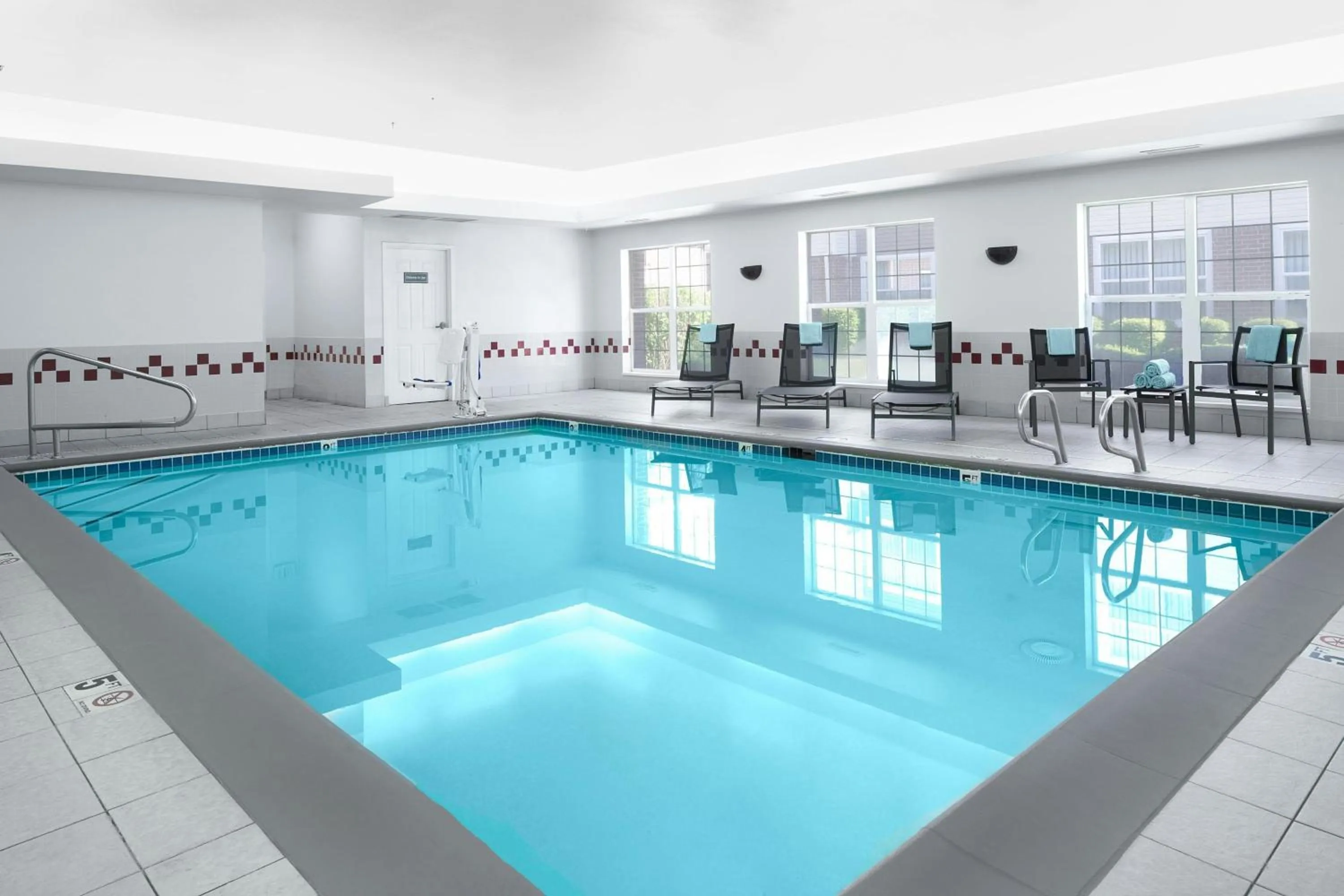 Swimming pool in Residence Inn by Marriott Provo