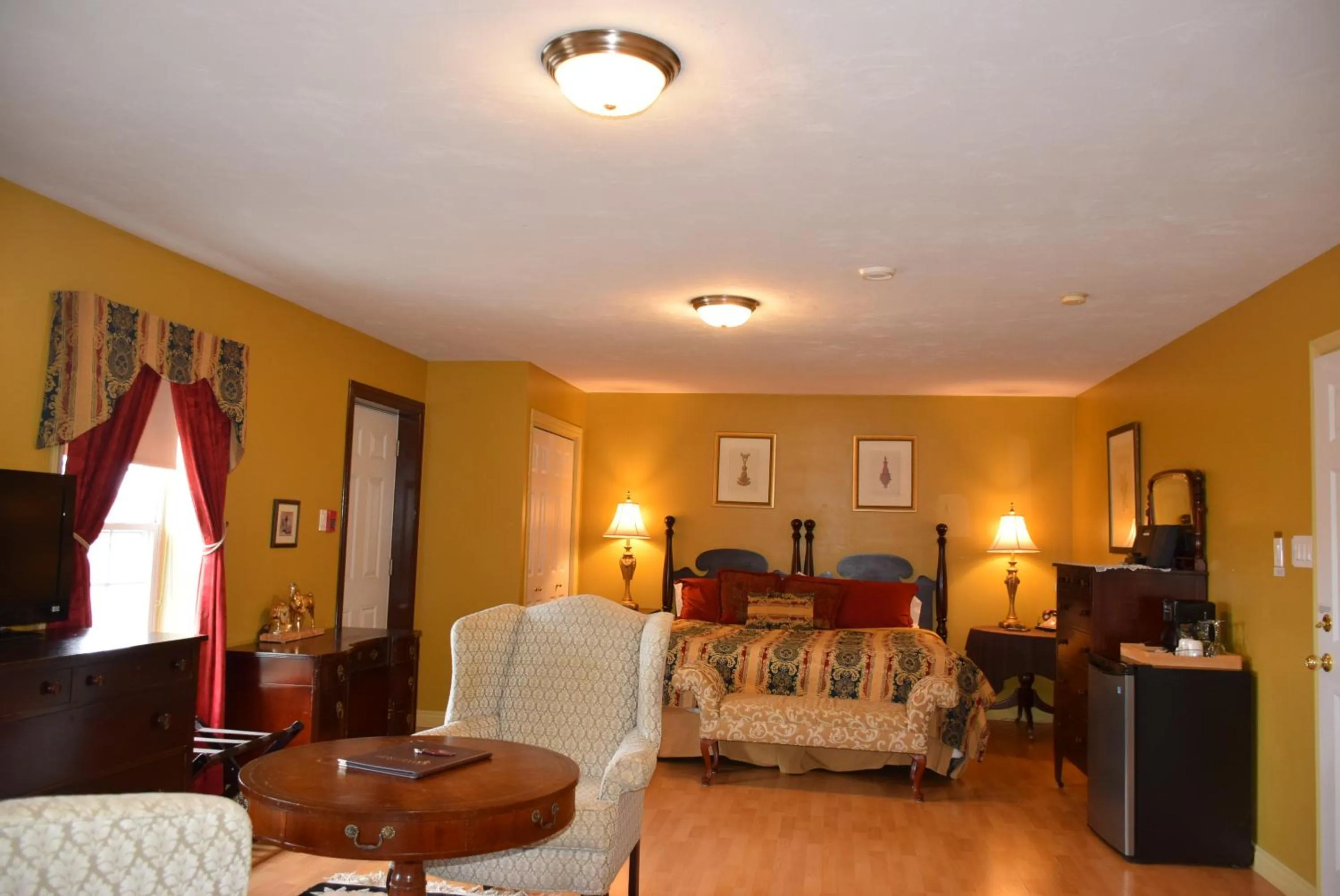 Bedroom in Auberge Wild Rose Inn