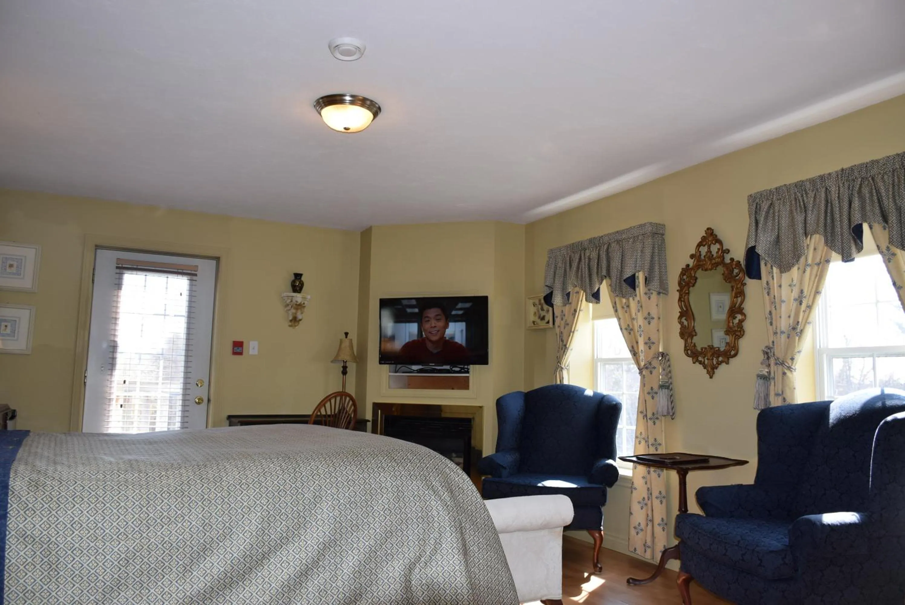 Bedroom in Auberge Wild Rose Inn