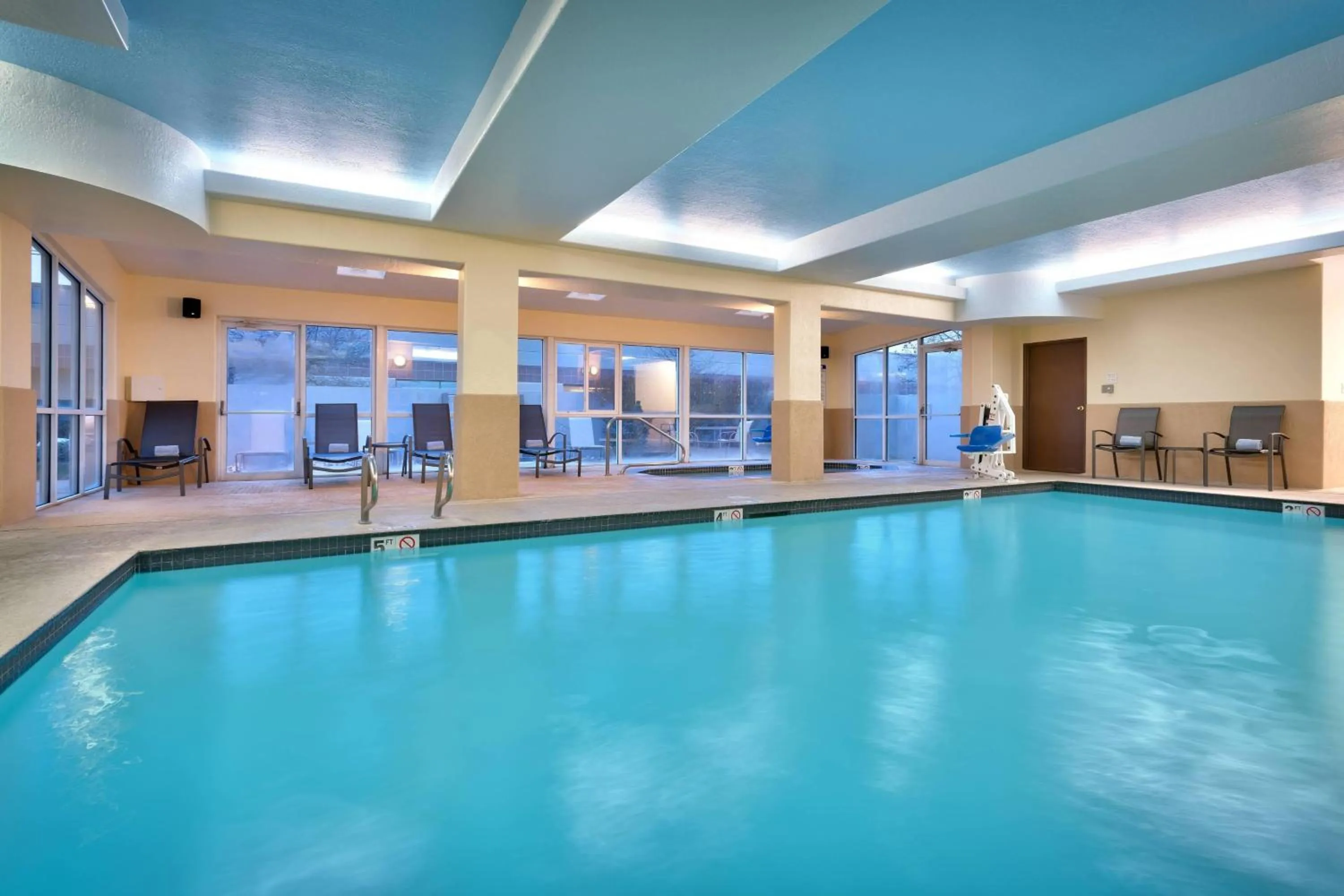 Swimming pool in Fairfield Inn by Marriott Provo