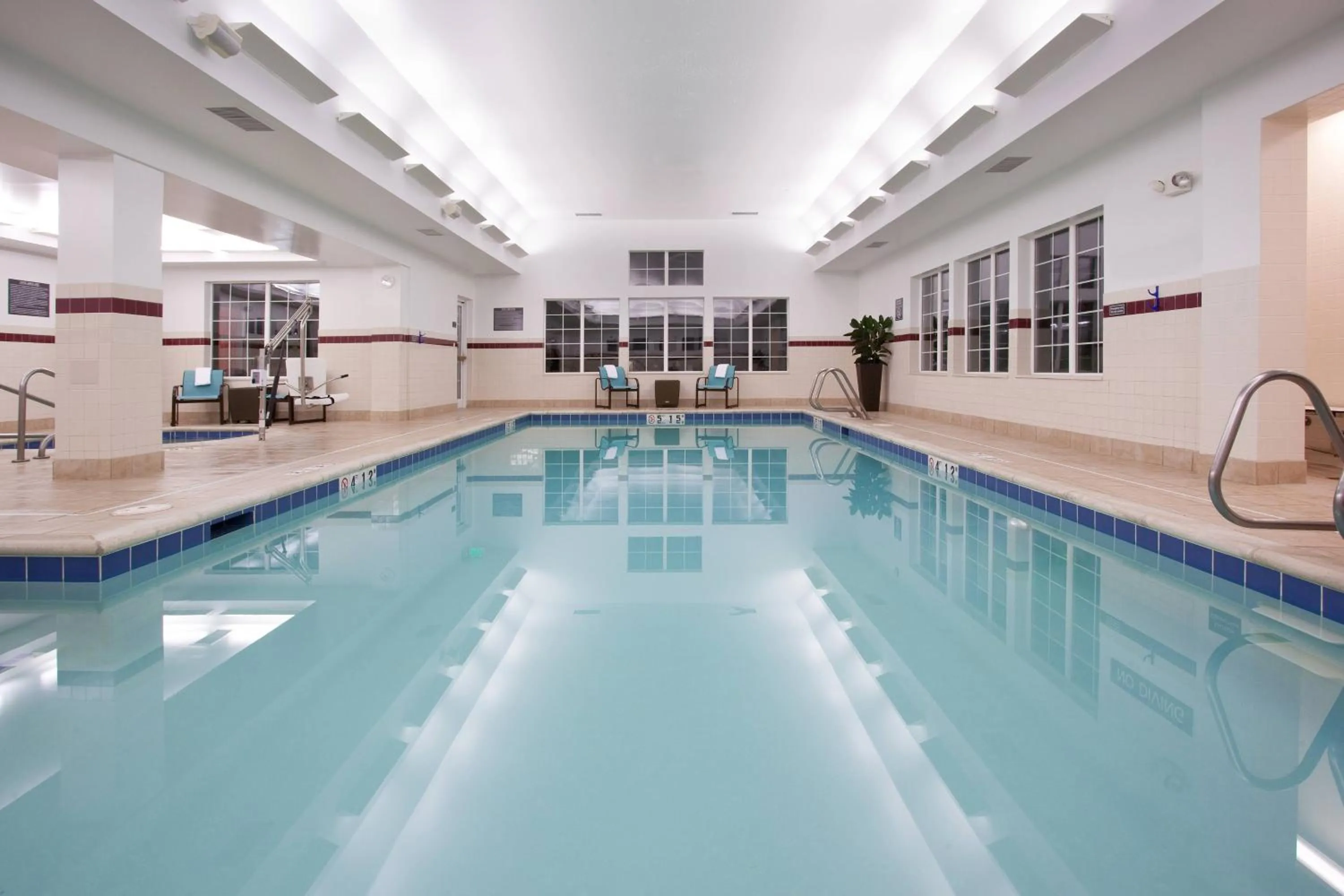 Swimming pool in Residence Inn Salt Lake City Airport