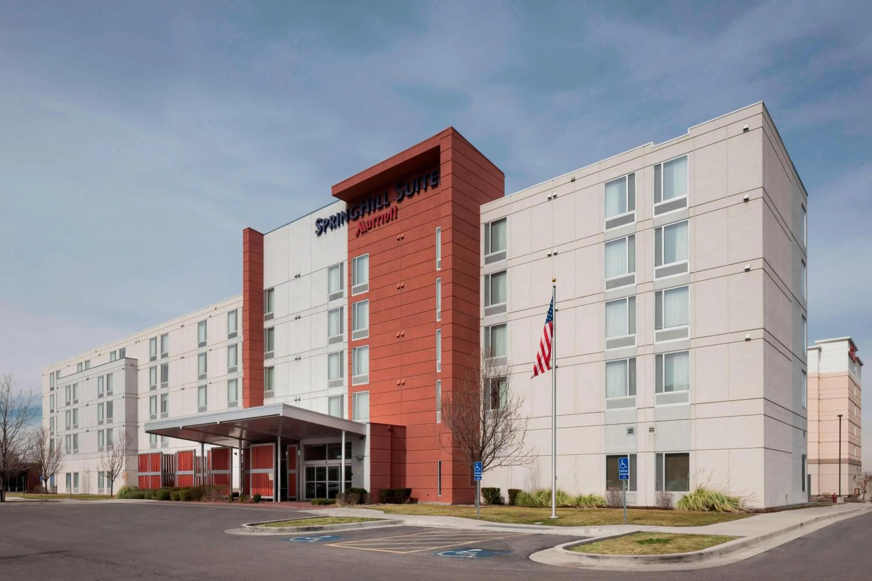 Property building in SpringHill Suites by Marriott Salt Lake City Airport