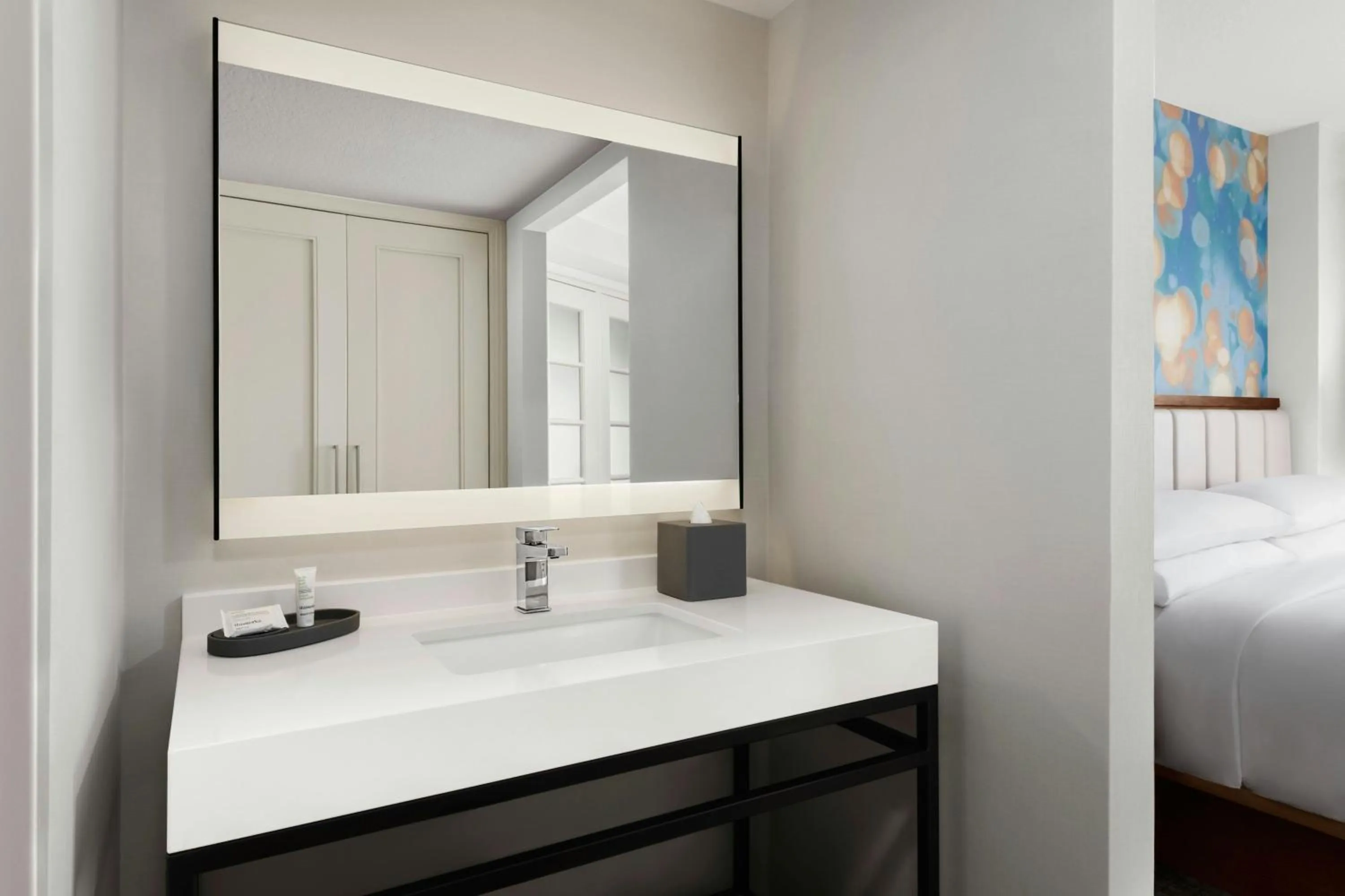 Bathroom, Bed in Anaheim Marriott Suites