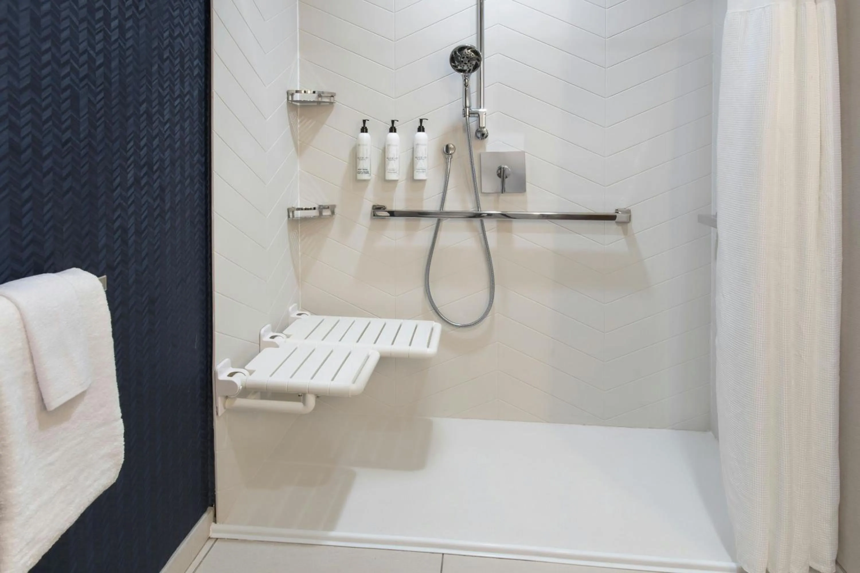 Bathroom in Fairfield Inn & Suites by Marriott Somerset