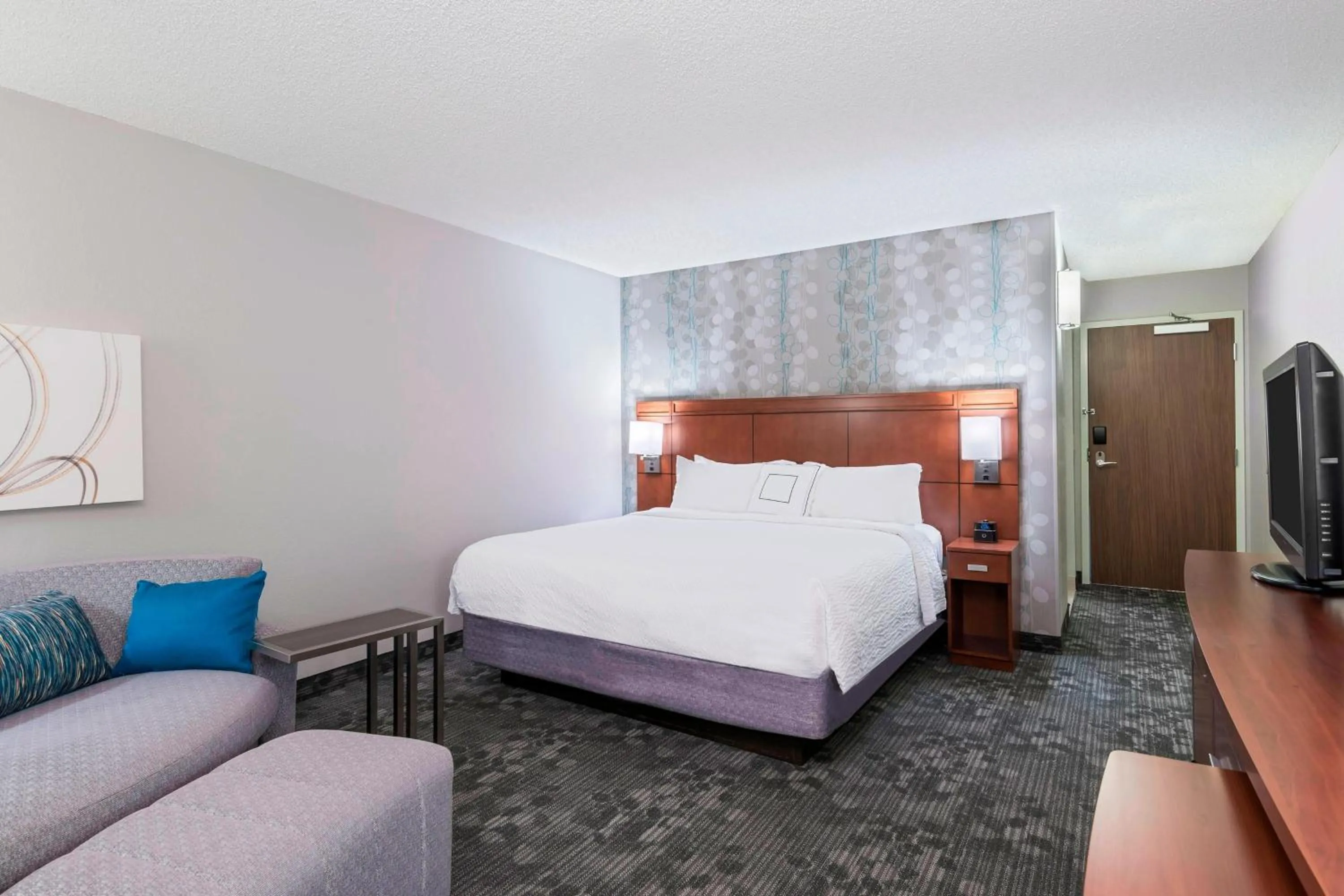 Photo of the whole room, Bed in Courtyard Sarasota Bradenton Airport