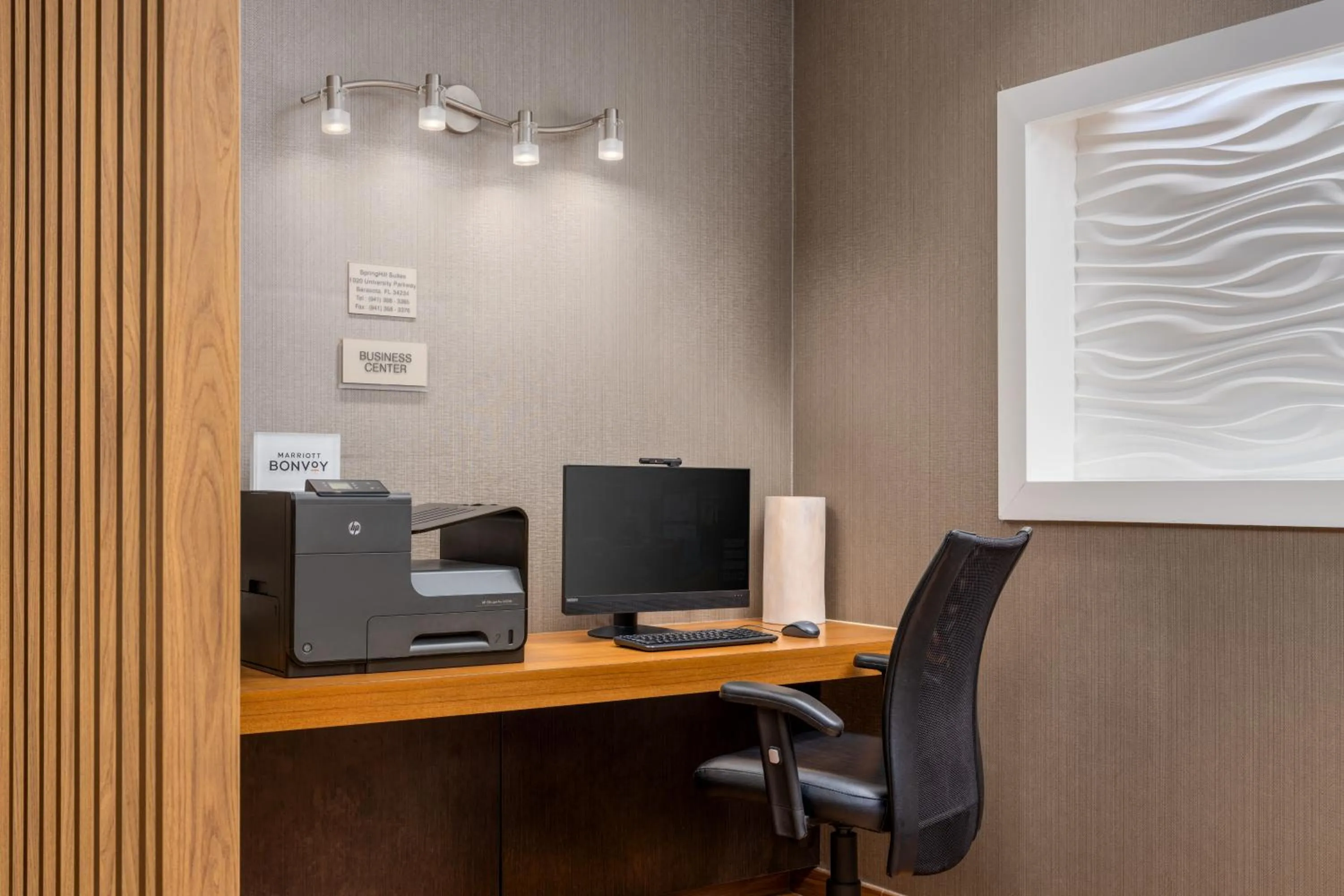Business facilities in SpringHill Suites Sarasota Bradenton