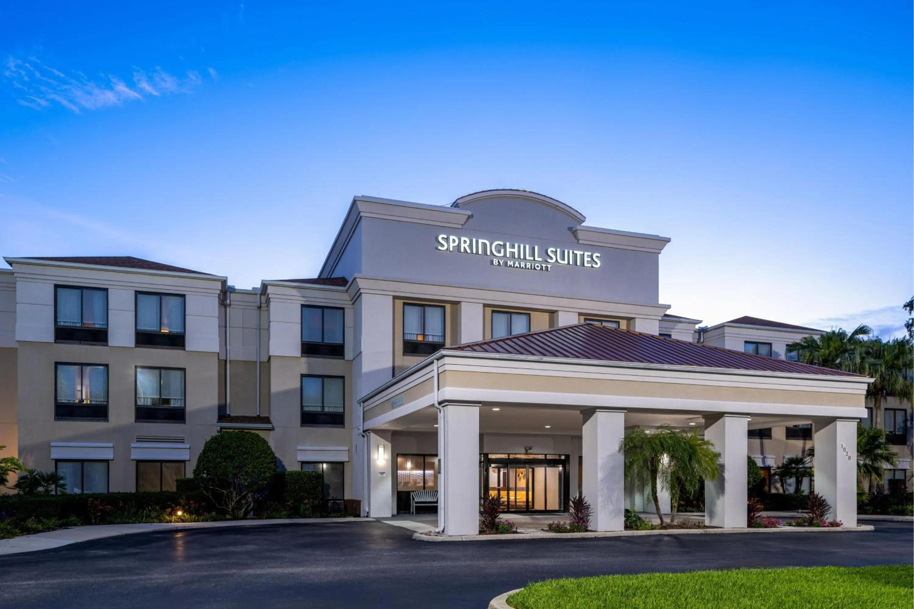 Property building in SpringHill Suites Sarasota Bradenton