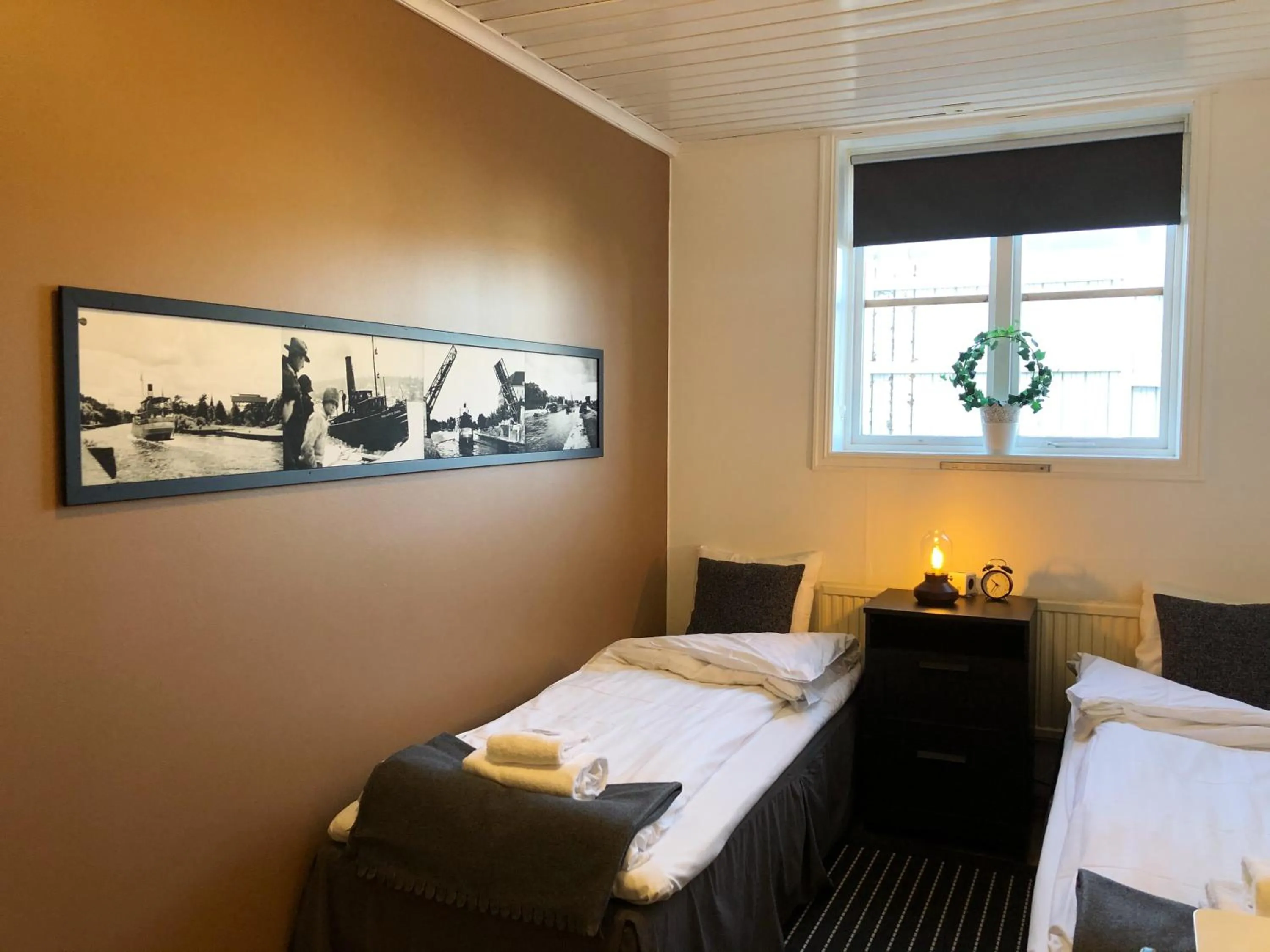 Property building, Bed in Spirans Rum och Logi