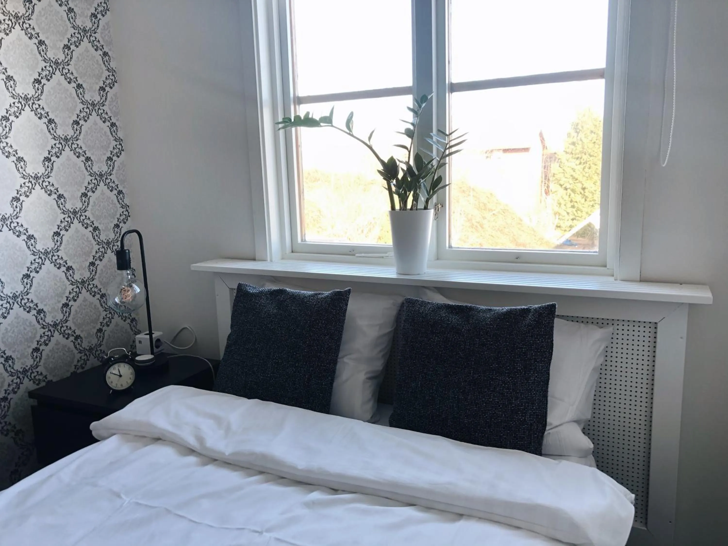 Property building, Bed in Spirans Rum och Logi