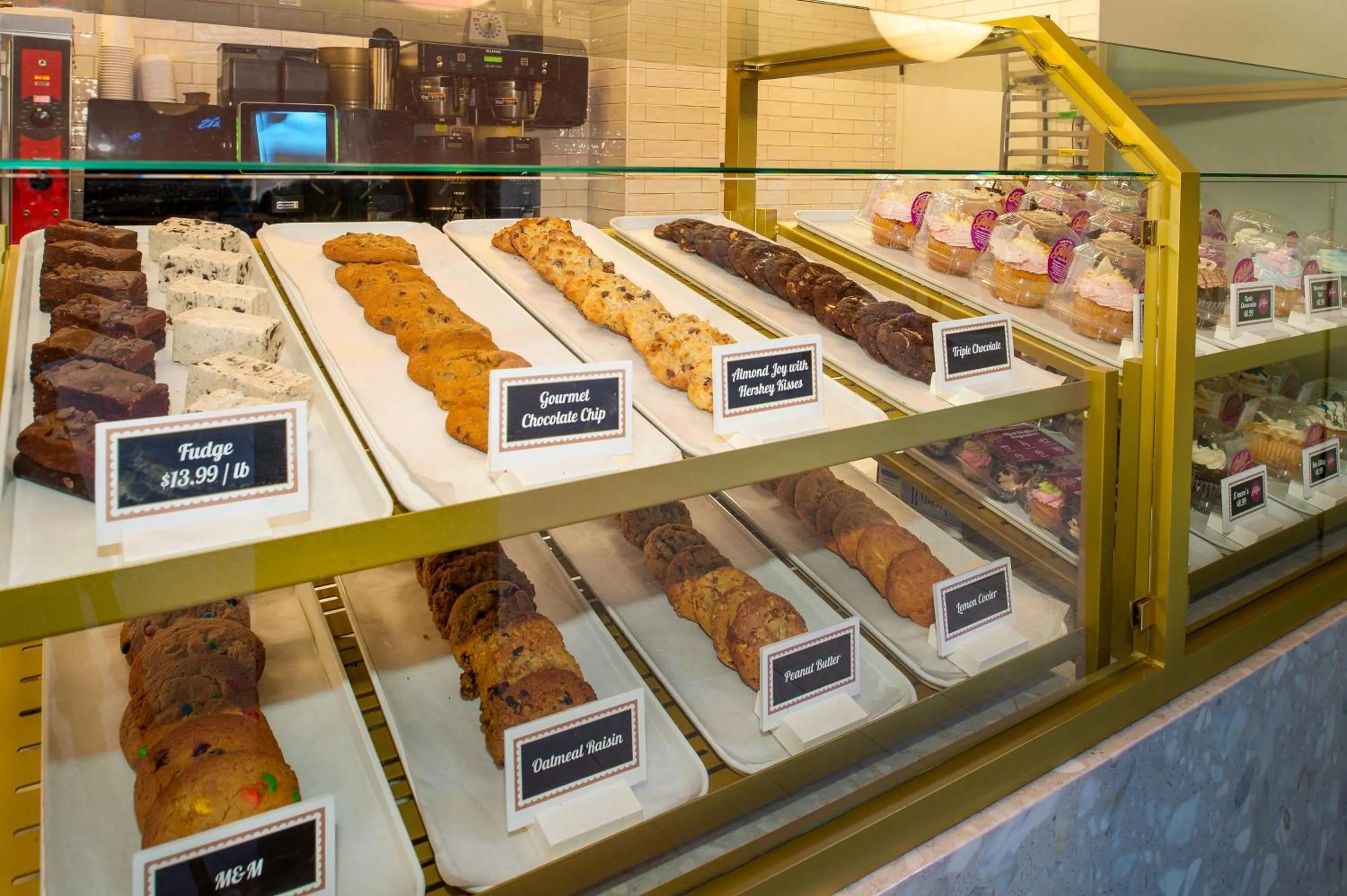 Restaurant/places to eat in St. Louis Union Station Hotel, Curio Collection by Hilton