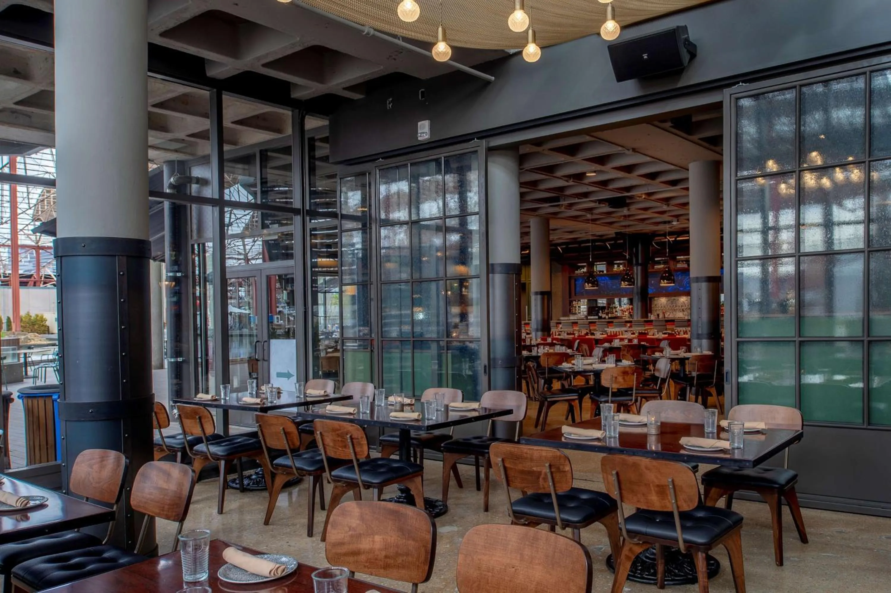 Restaurant/places to eat in St. Louis Union Station Hotel, Curio Collection by Hilton