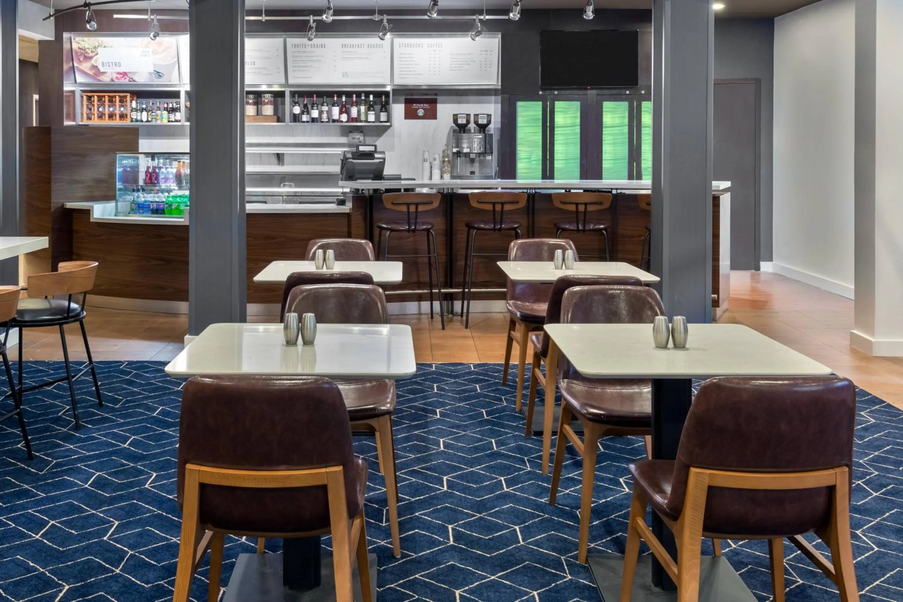 Breakfast in Courtyard Tallahassee North/I-10 Capital Circle