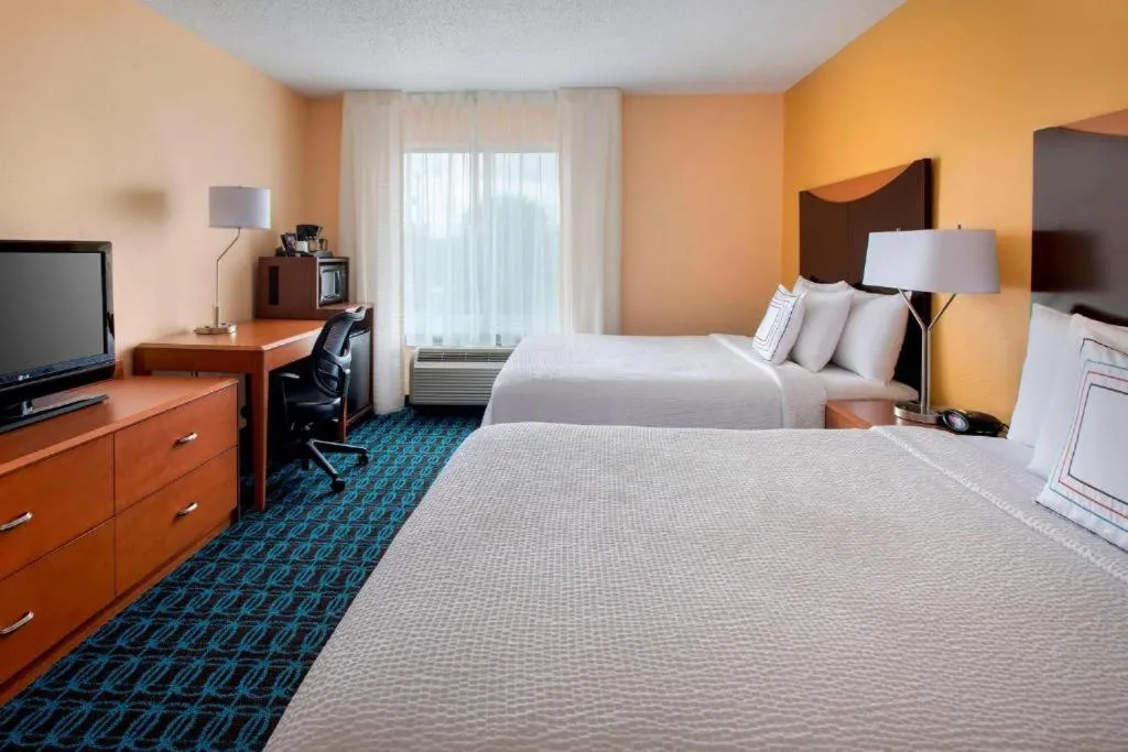 Bed in Fairfield Inn & Suites by Marriott Verona
