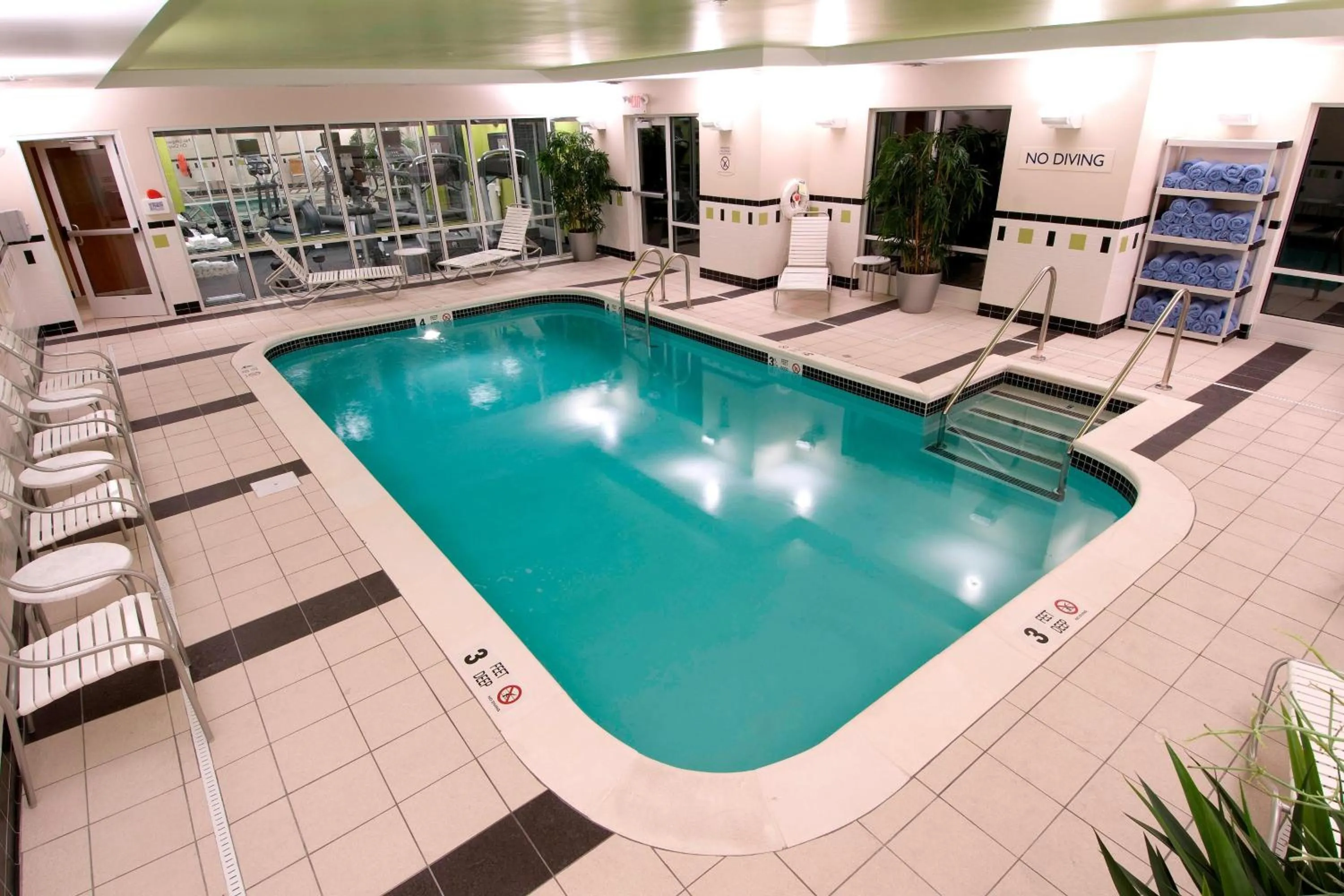 Swimming pool in Fairfield Inn & Suites by Marriott Verona