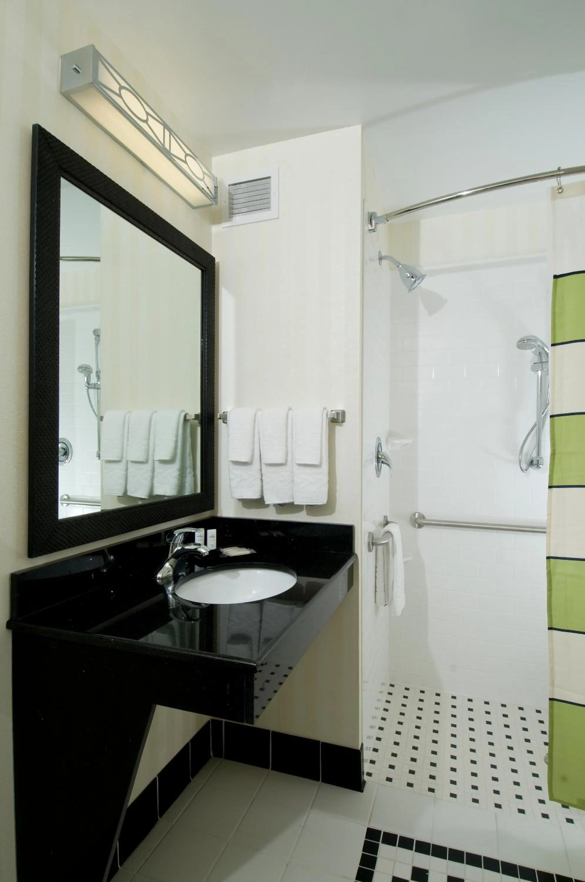 Bathroom in Fairfield Inn & Suites by Marriott Verona