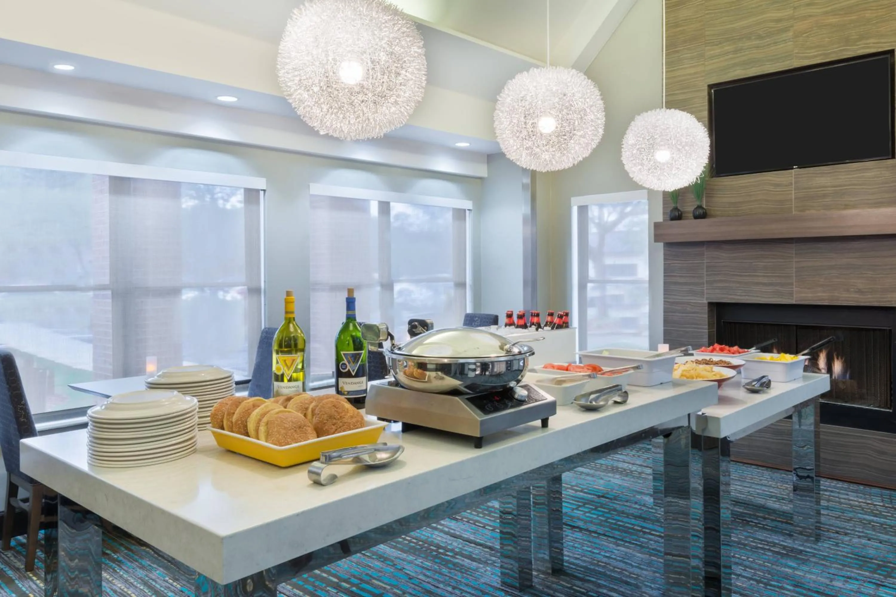 Restaurant/places to eat in Residence Inn Tallahassee North I-10 Capital Circle