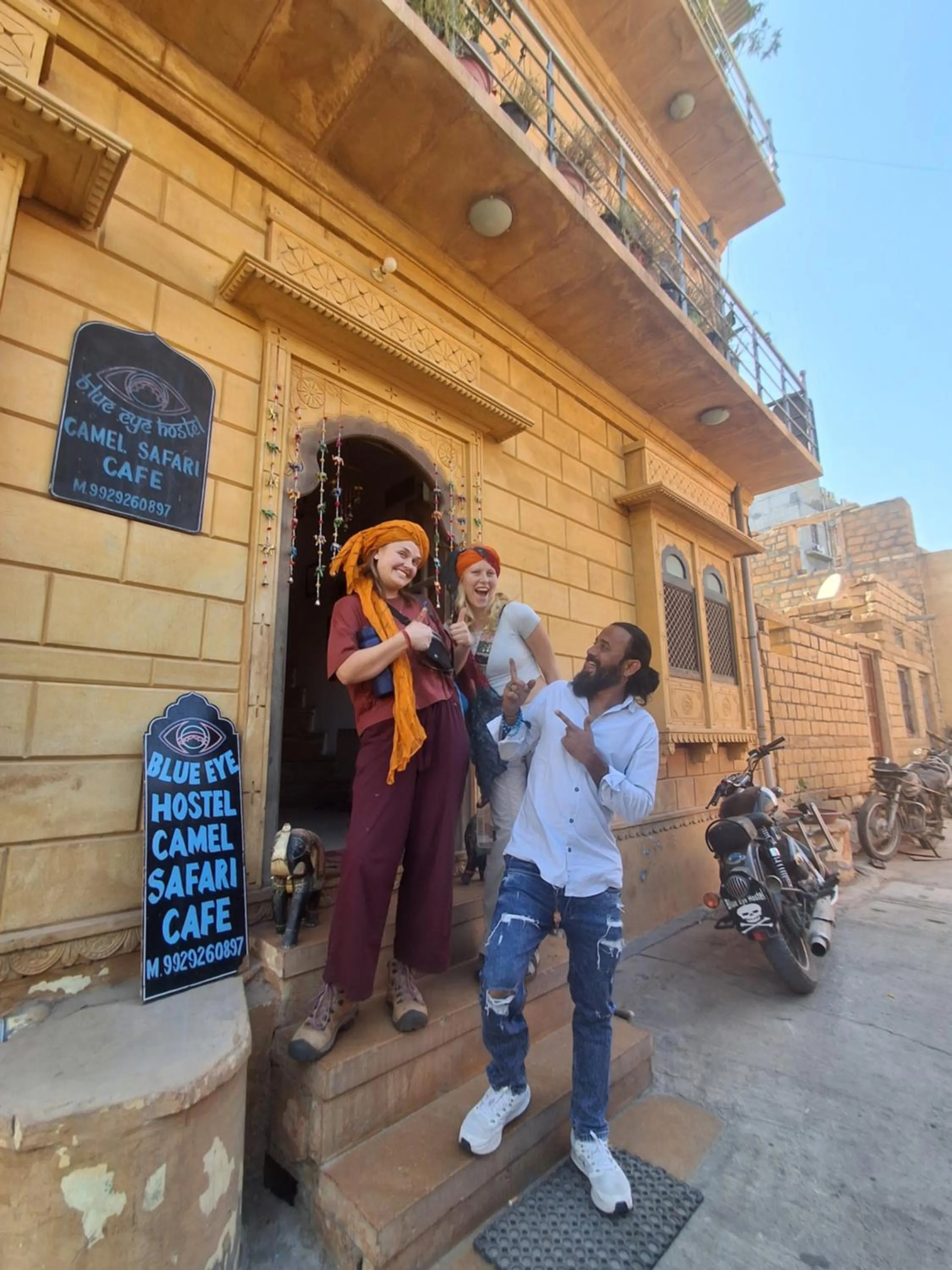 Day in Blue Eye Hostel