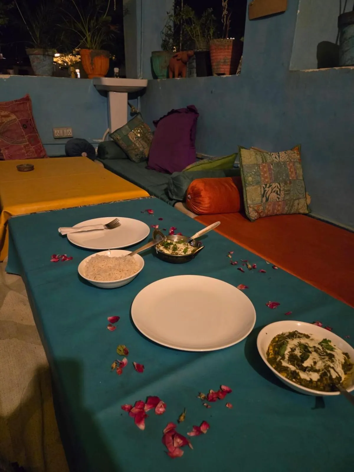 Food and drinks in Blue Eye Hostel
