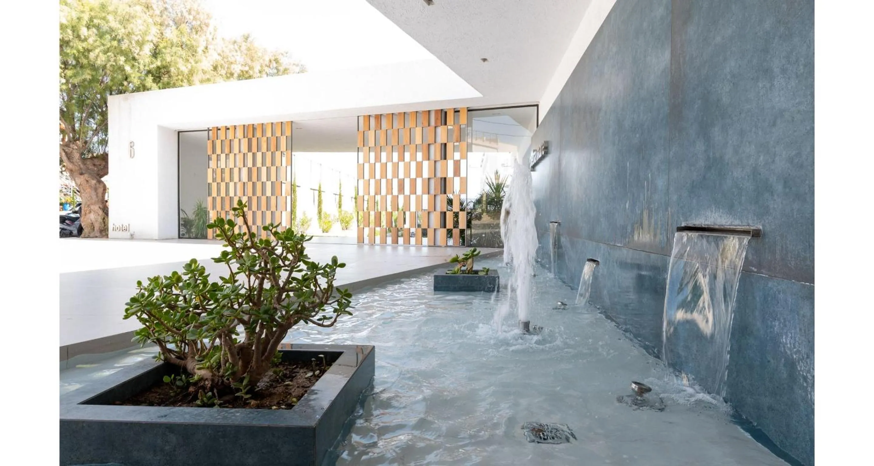 Facade/entrance in Petra Mare