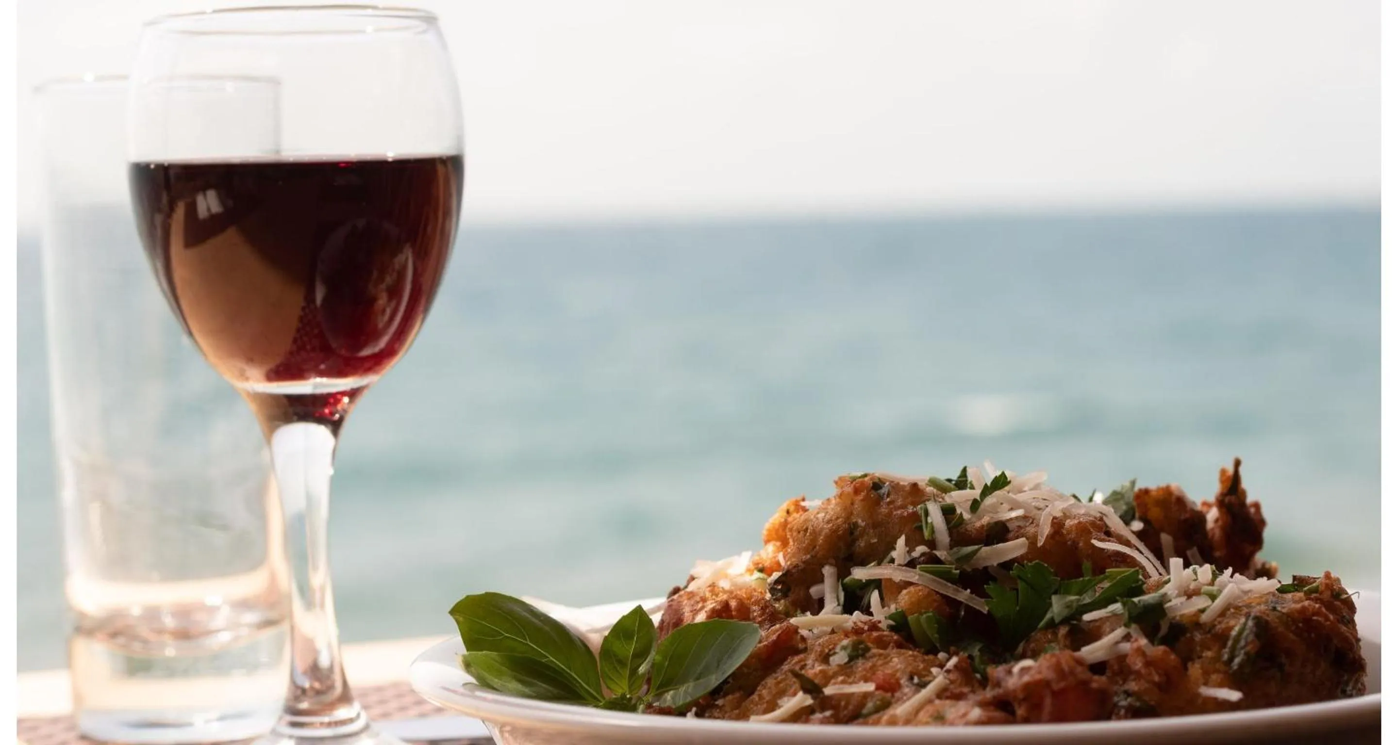 Food and drinks in Petra Mare