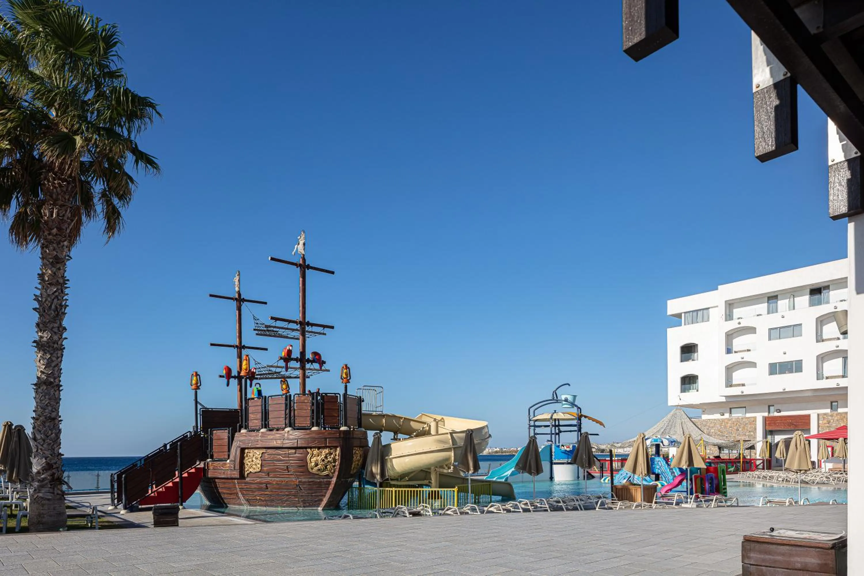 Swimming pool in Petra Mare