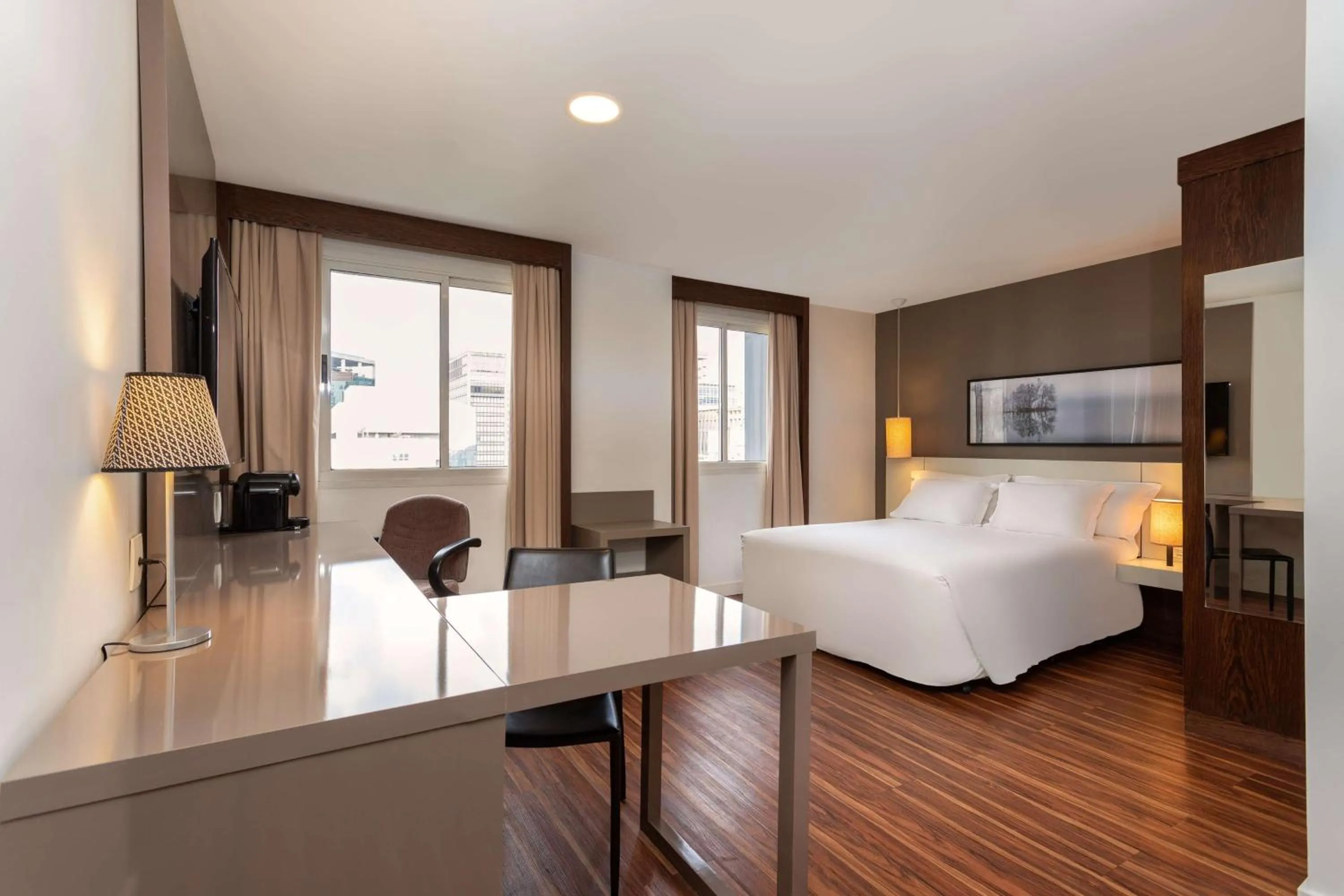 Photo of the whole room, Bed in Wyndham Sao Paulo Paulista