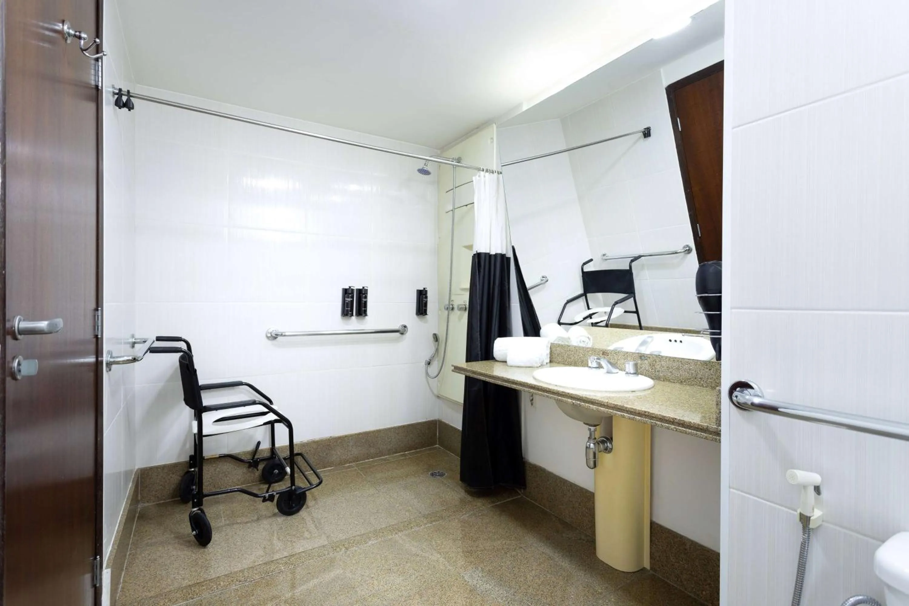 Shower in Wyndham Sao Paulo Paulista