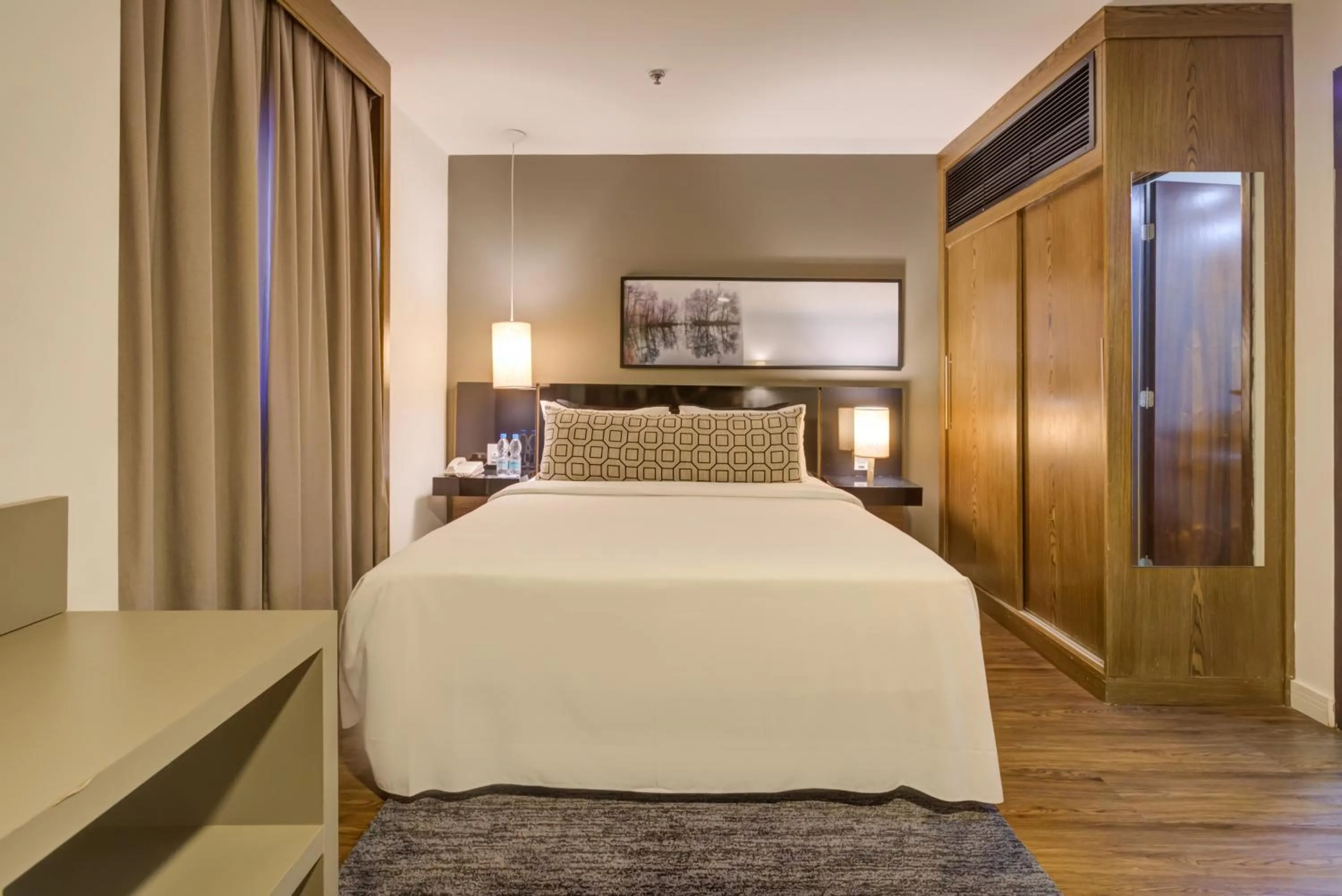 Photo of the whole room, Bed in Wyndham Sao Paulo Paulista