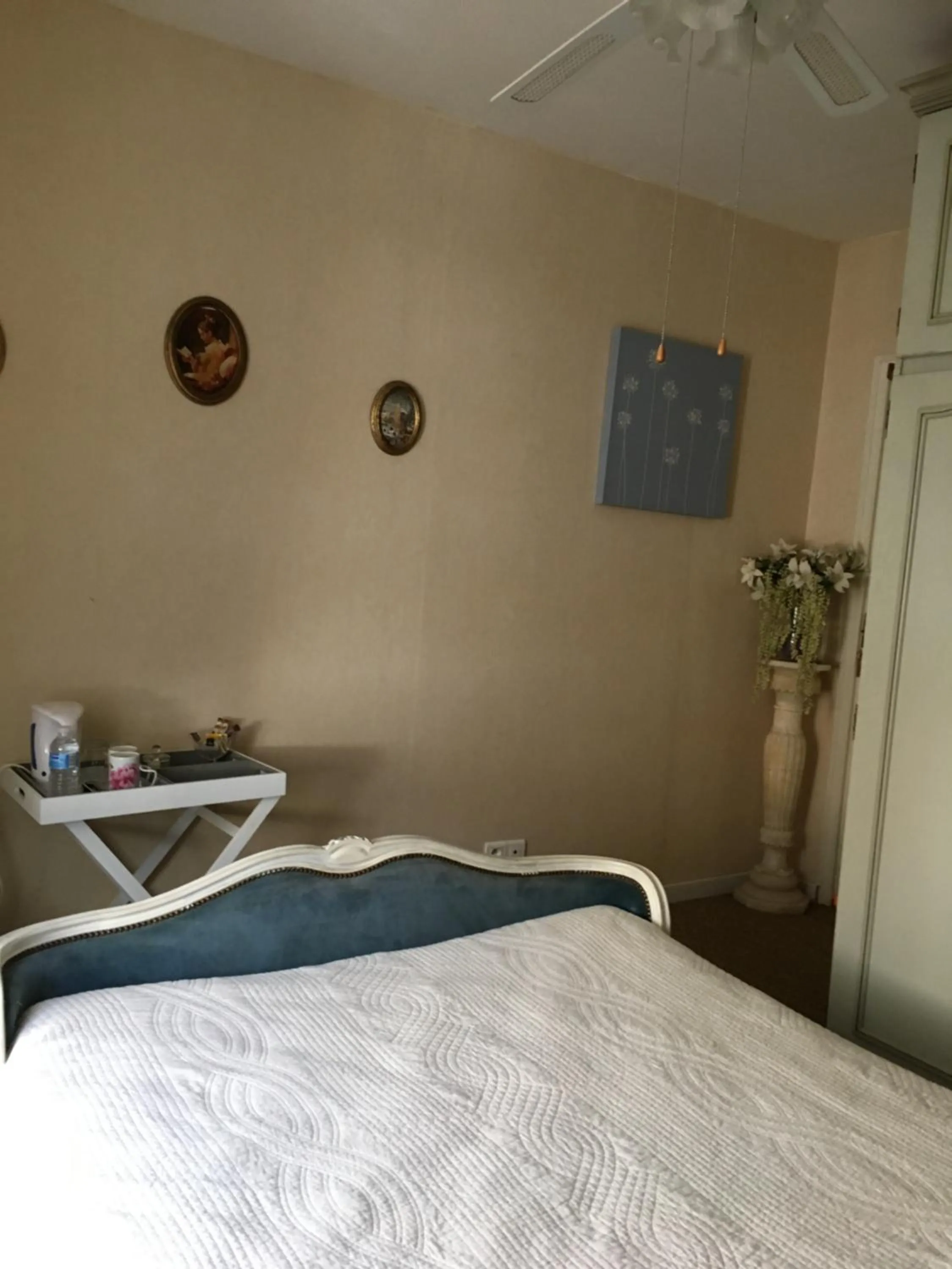 Bed in Les Fleurs
