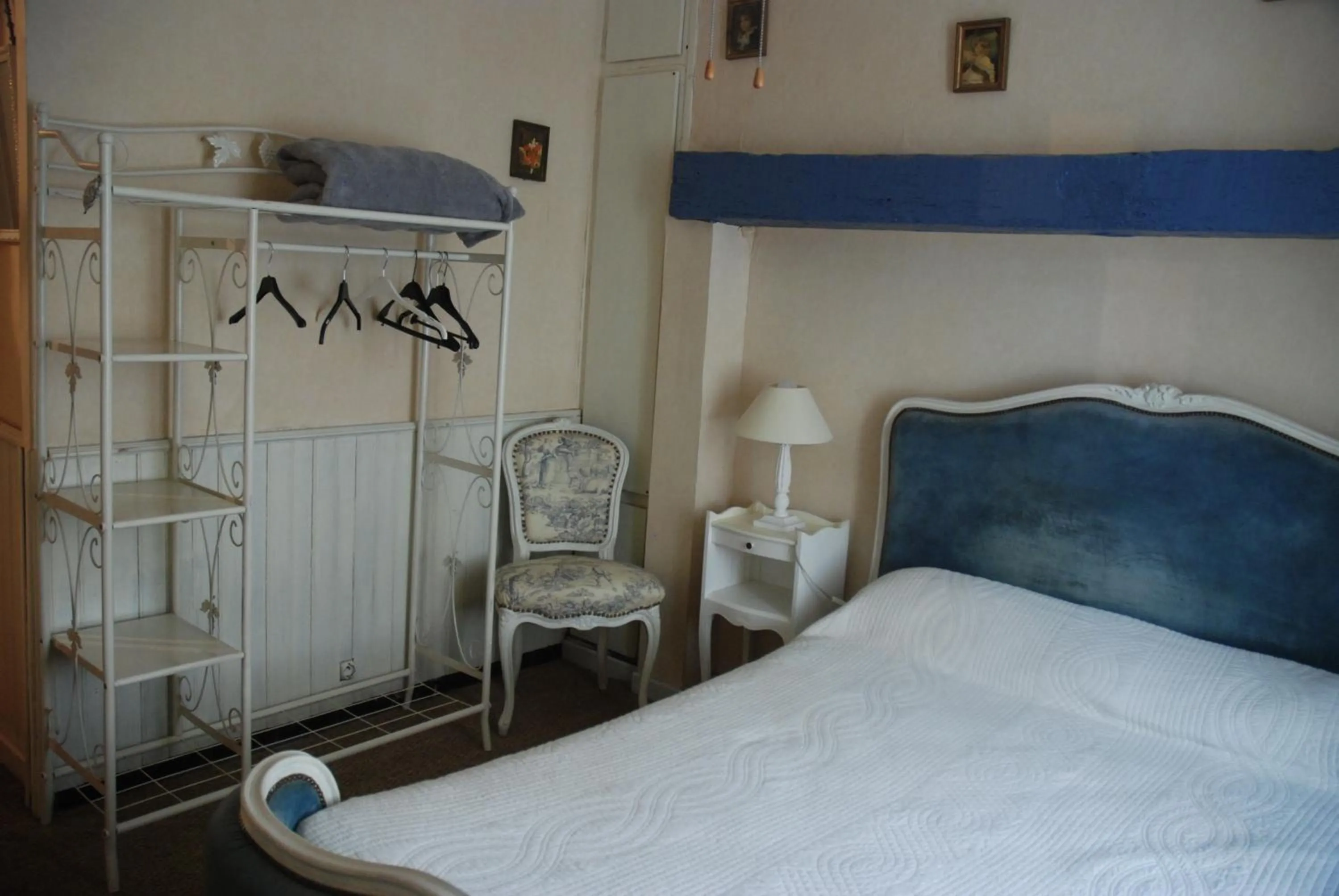Bed in Les Fleurs