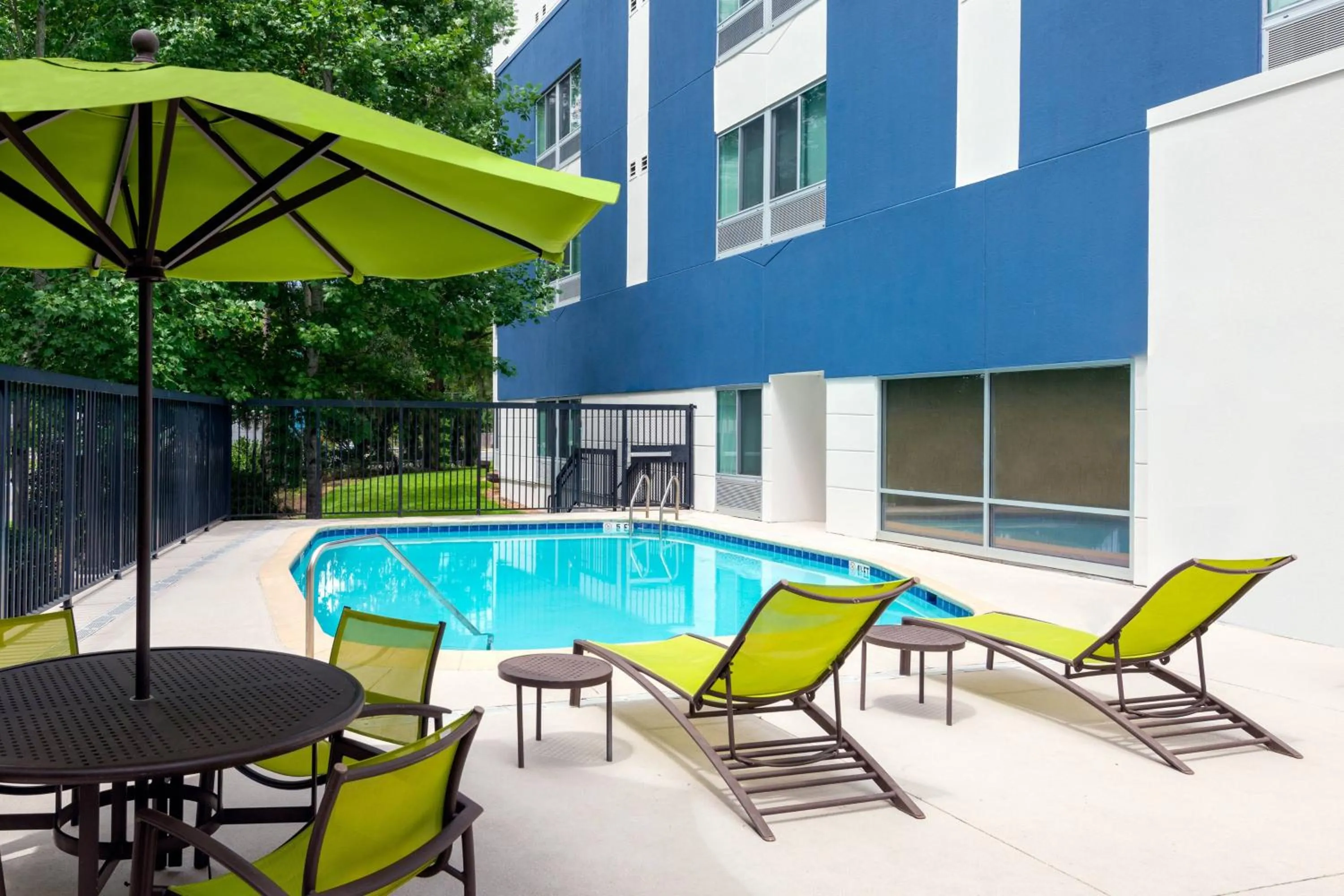 Swimming pool in SpringHill Suites Tallahassee Central