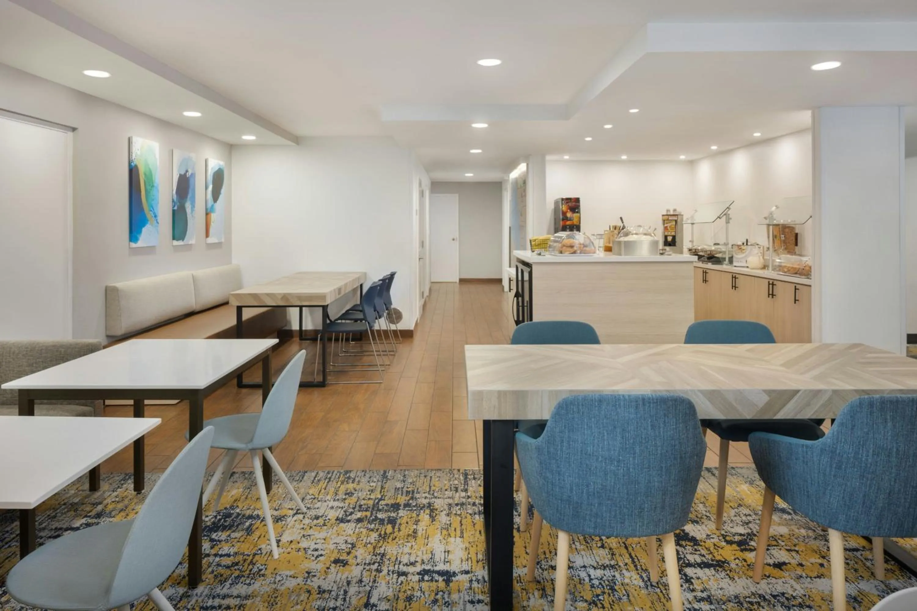 Breakfast in TownePlace Suites Tampa Westshore/Airport