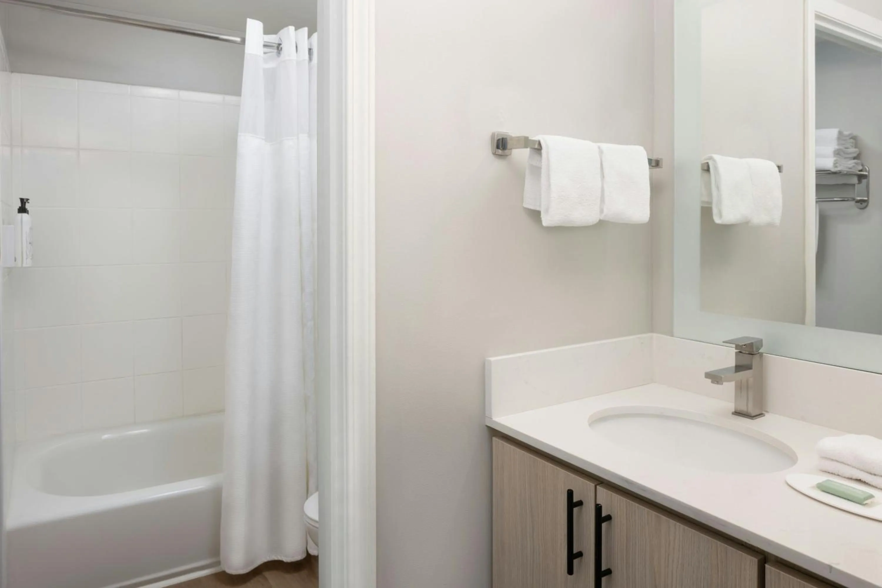 Bathroom in TownePlace Suites Tampa Westshore/Airport