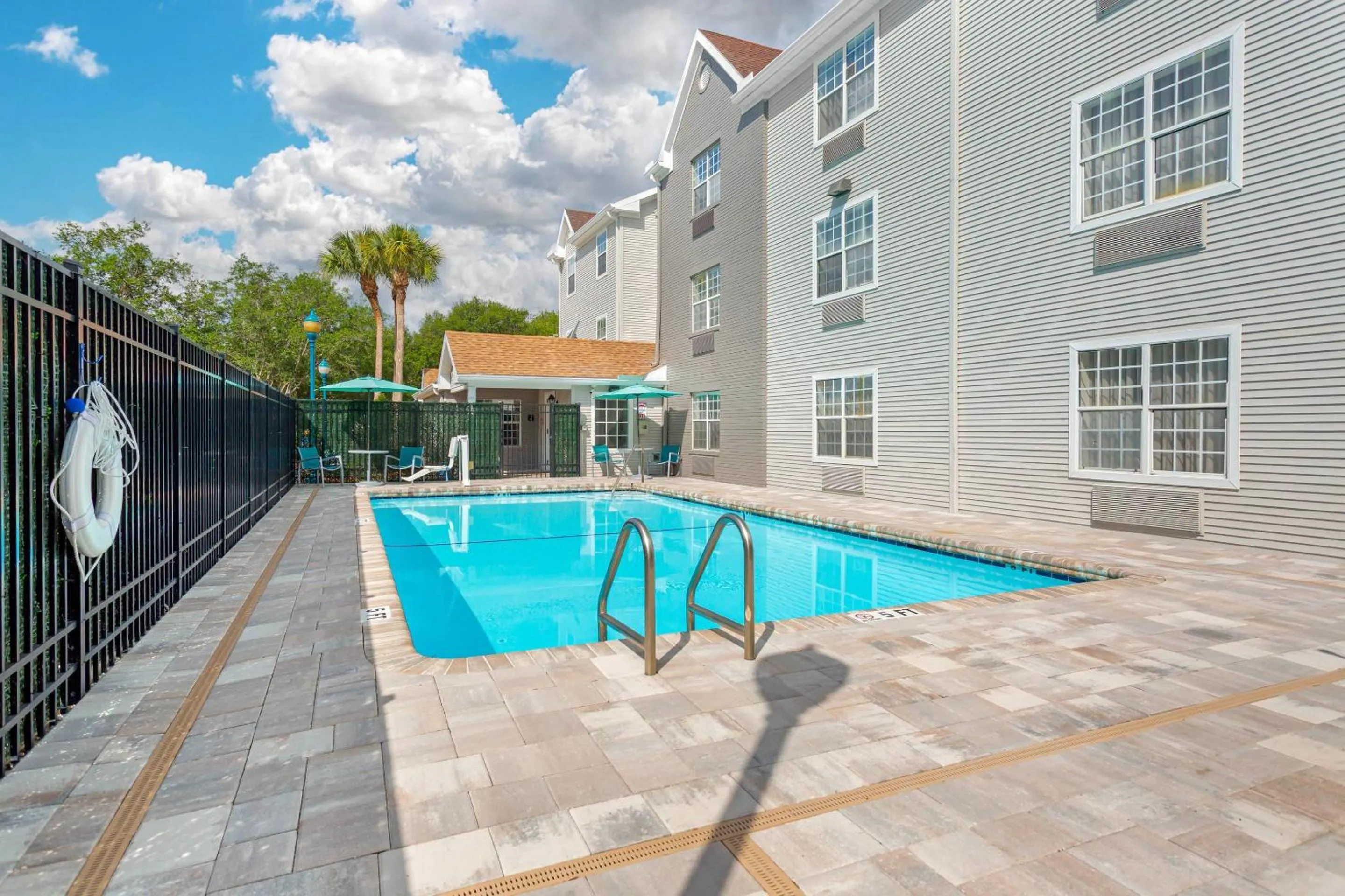 Swimming pool in MainStay Suites Tampa Moffitt-USF