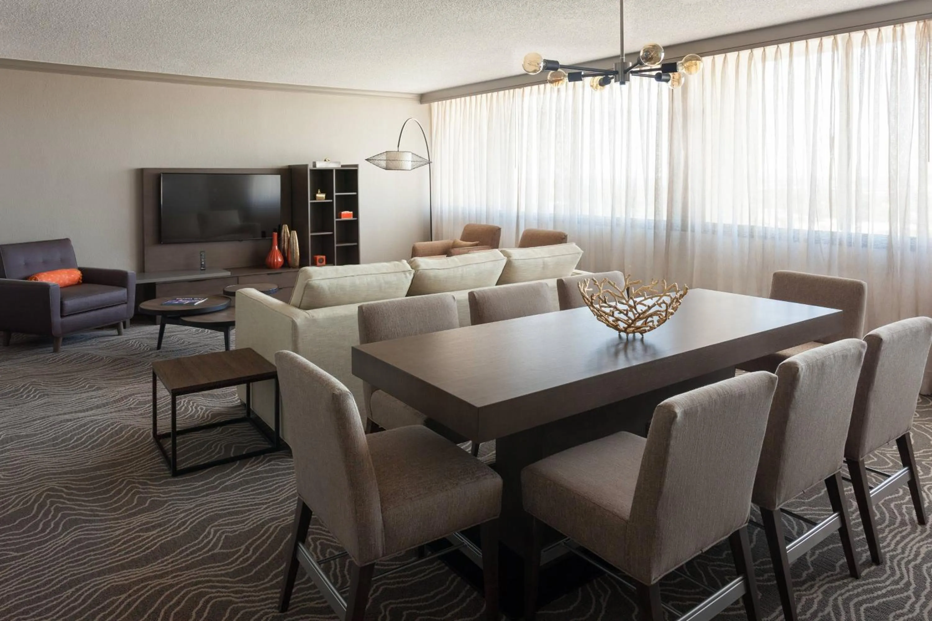 Living room in Marriott Tampa Westshore