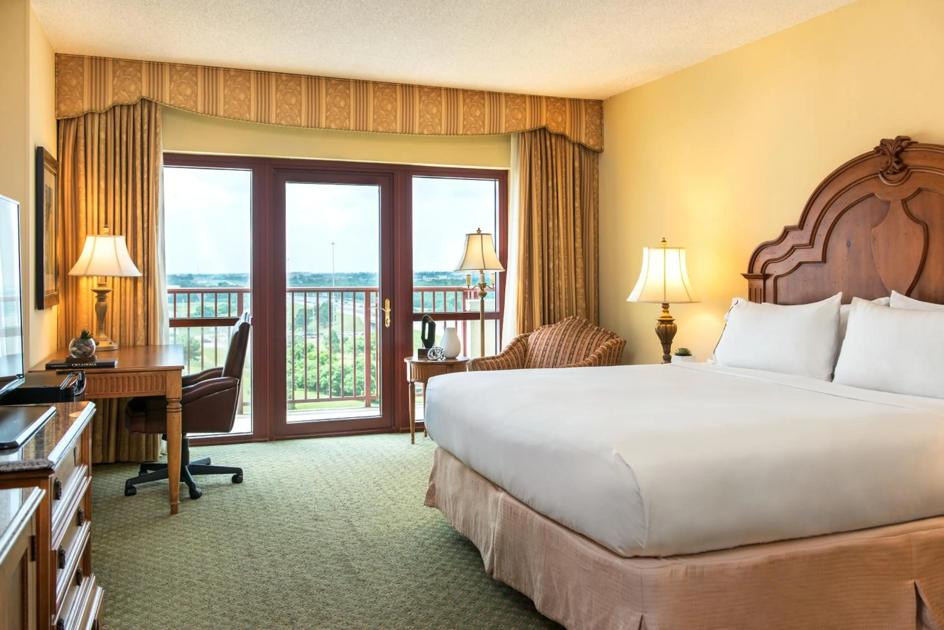 Bedroom, Bed in Renaissance Tulsa Hotel & Convention Center